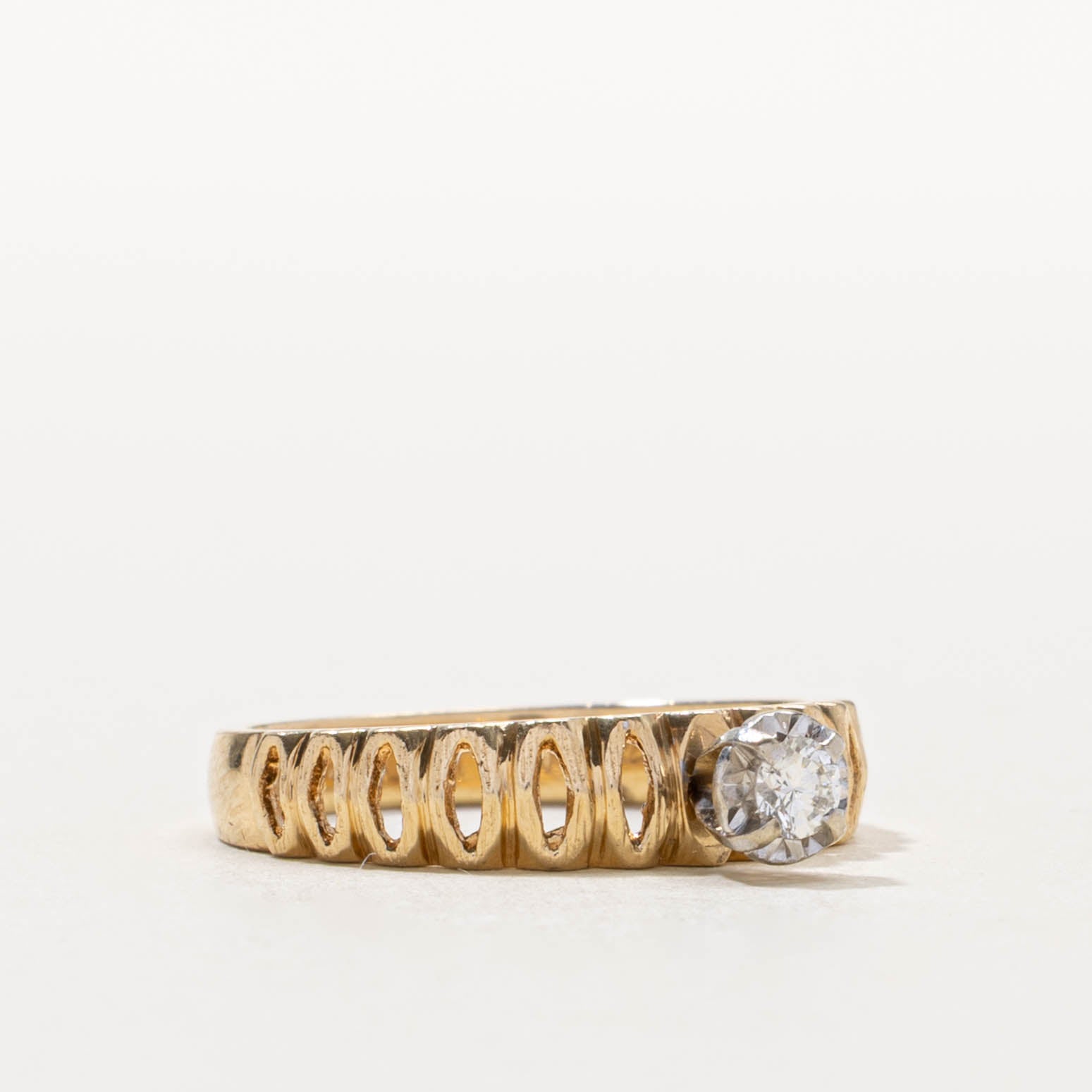 14k Illusion Set Diamond Openwork Ring | SZ 6.25