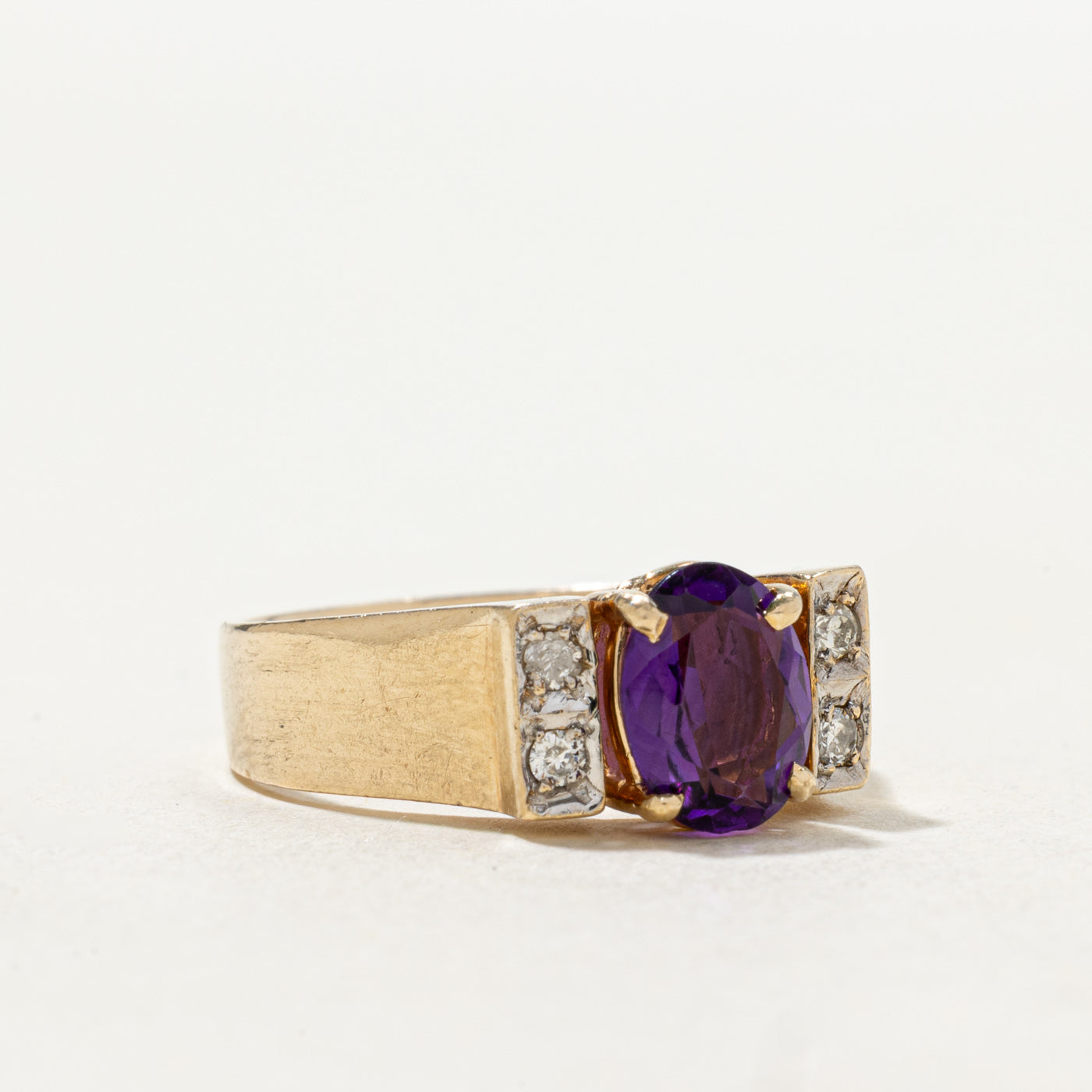 Oval Cut Amethyst & Diamond Ring | 0.90ct, 0.08ctw | SZ 6.6