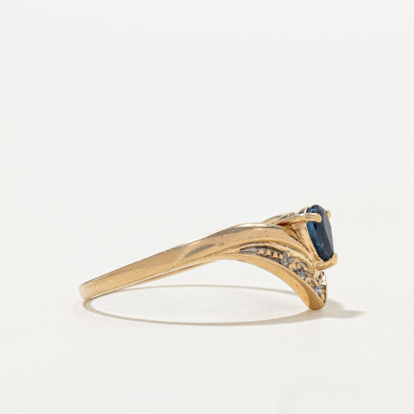 Pear Cut Sapphire & Diamond Chevron Ring | SZ 7.5