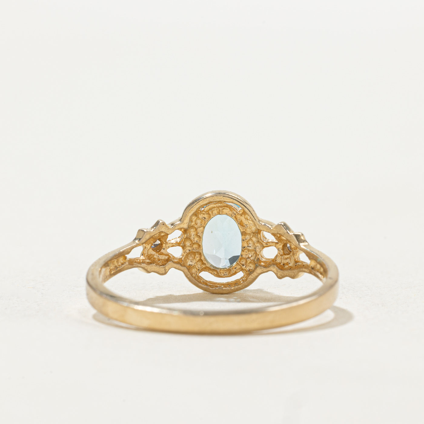 Bague ajourée en topaze bleue et diamants | Taille 8.0
