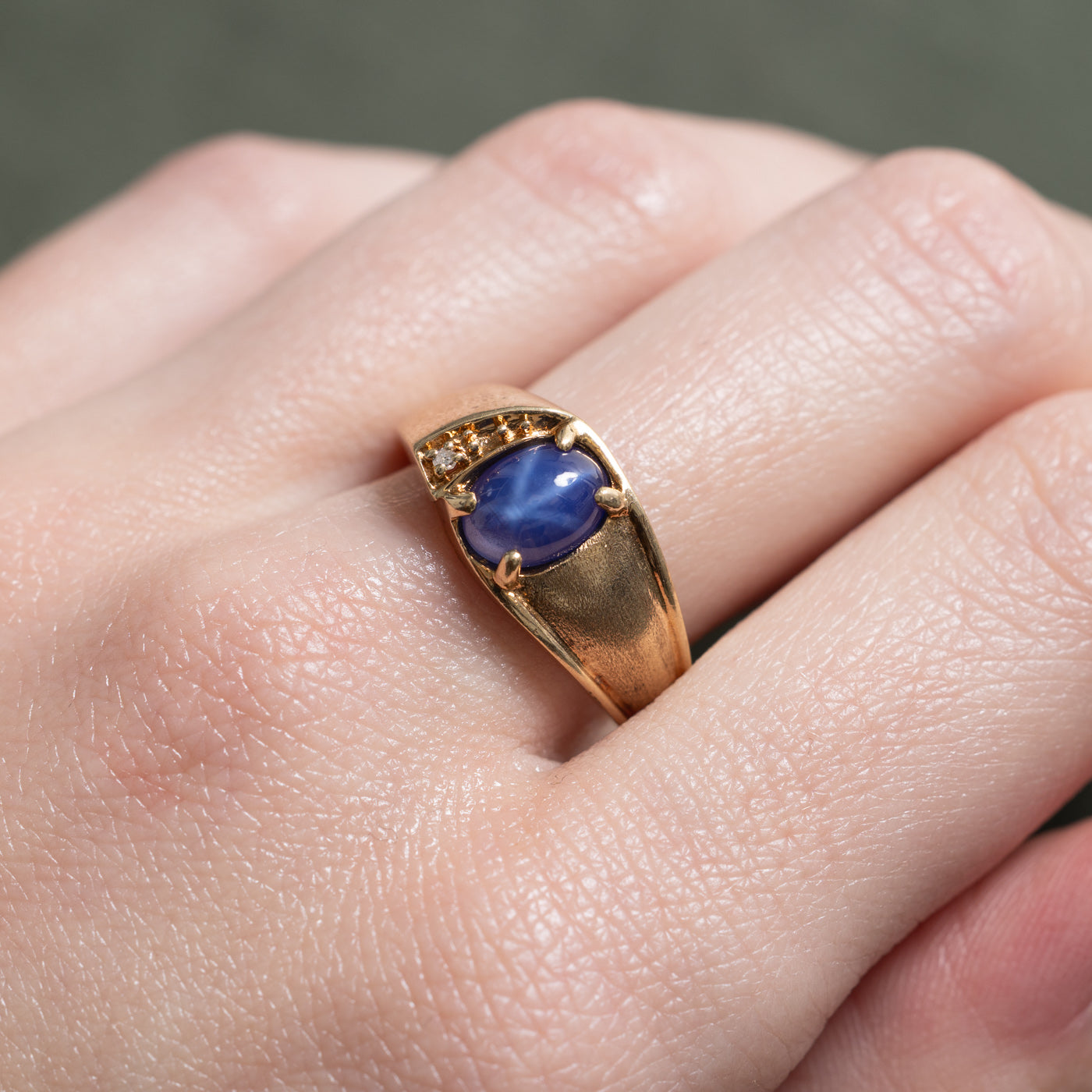 Synthetic Sapphire & Diamond Textured Ring | SZ 9.0