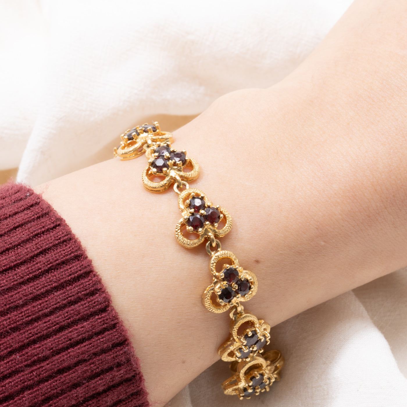 18k Garnet Floral Cluster Bracelet | 6.60ctw