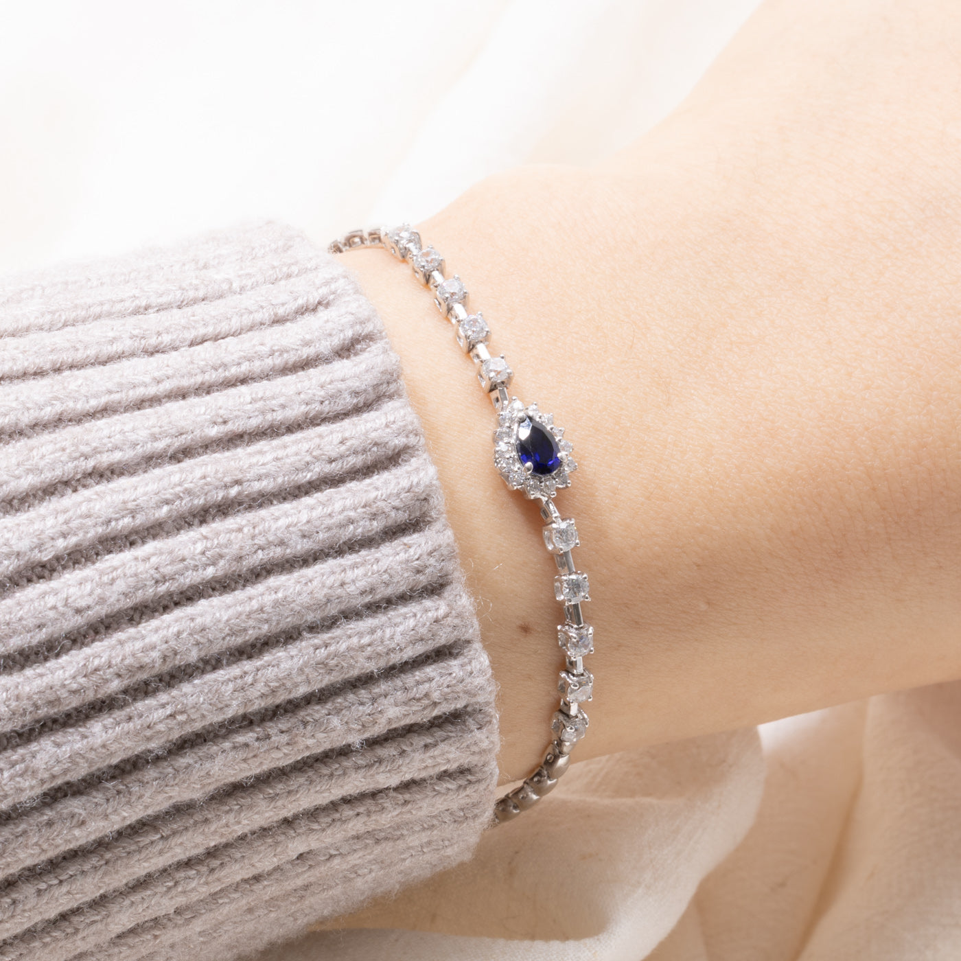 18k White Gold Sapphire & Diamond Tennis Bracelet | 0.47ctw, 0.25ct