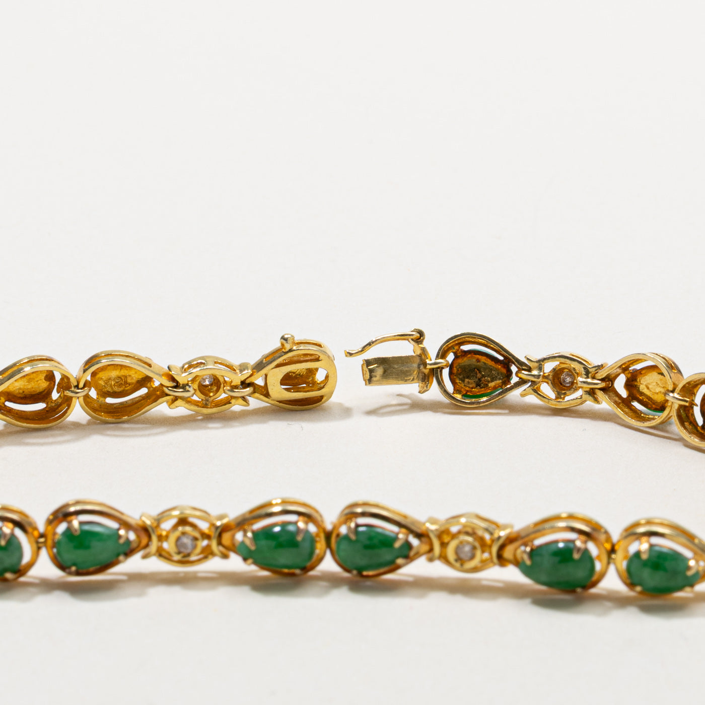 18k Jadeite & Diamond Bracelet | 6.40ctw, 0.08ctw