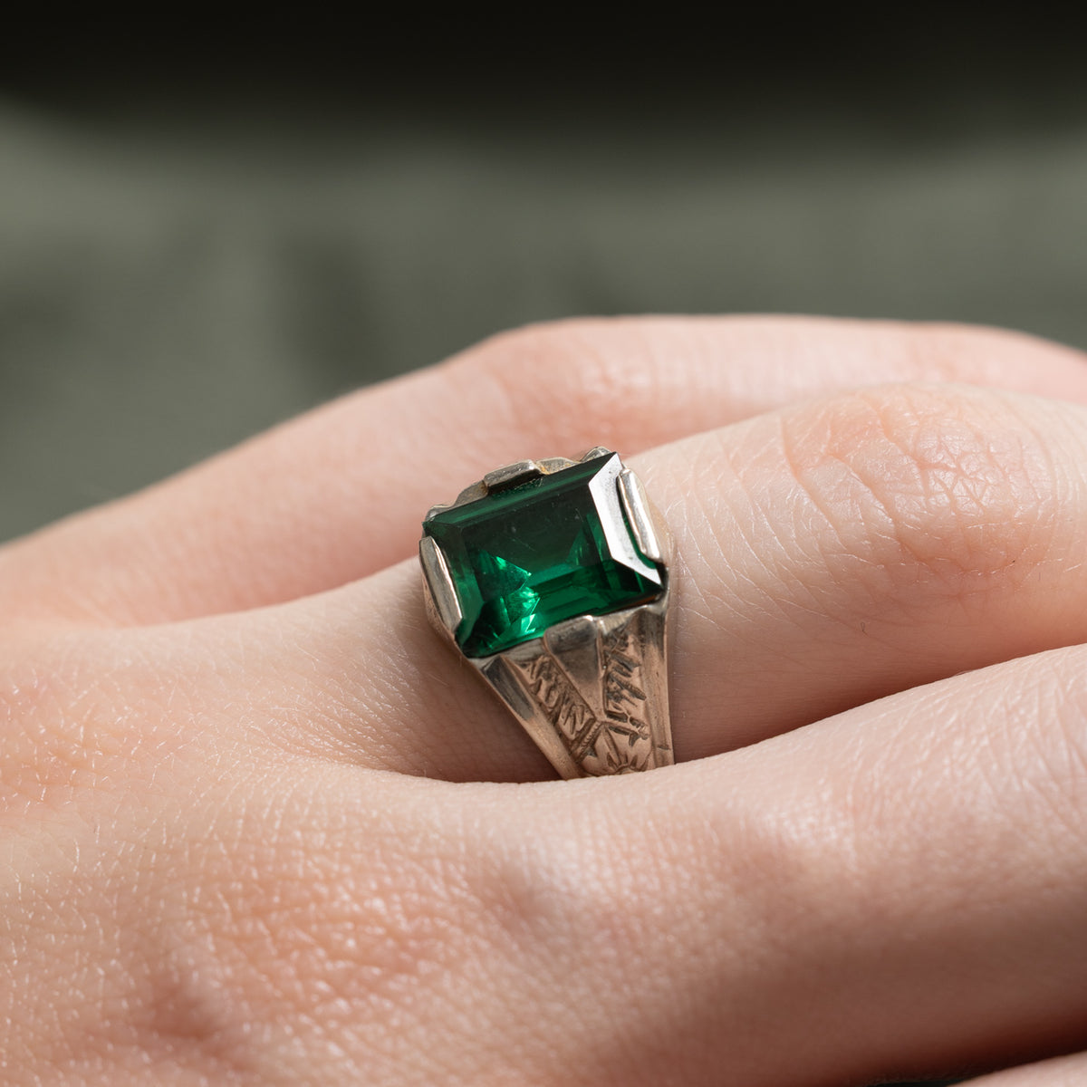 10k Solitaire Spinel Engraved Signet Ring | 3.20ct | SZ 5.5