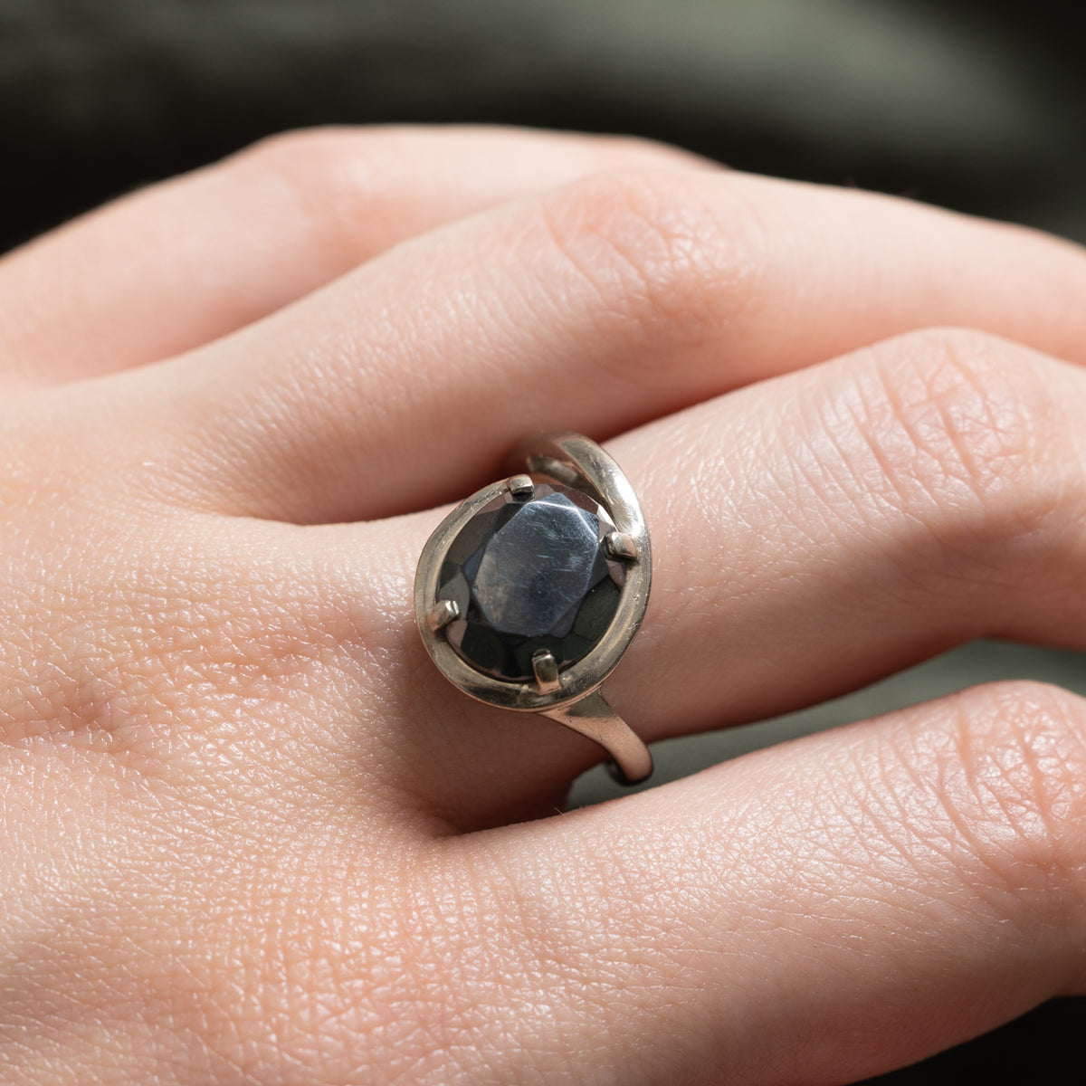 10k Solitaire Hematite Bypass Ring | 4.50ct | SZ 6
