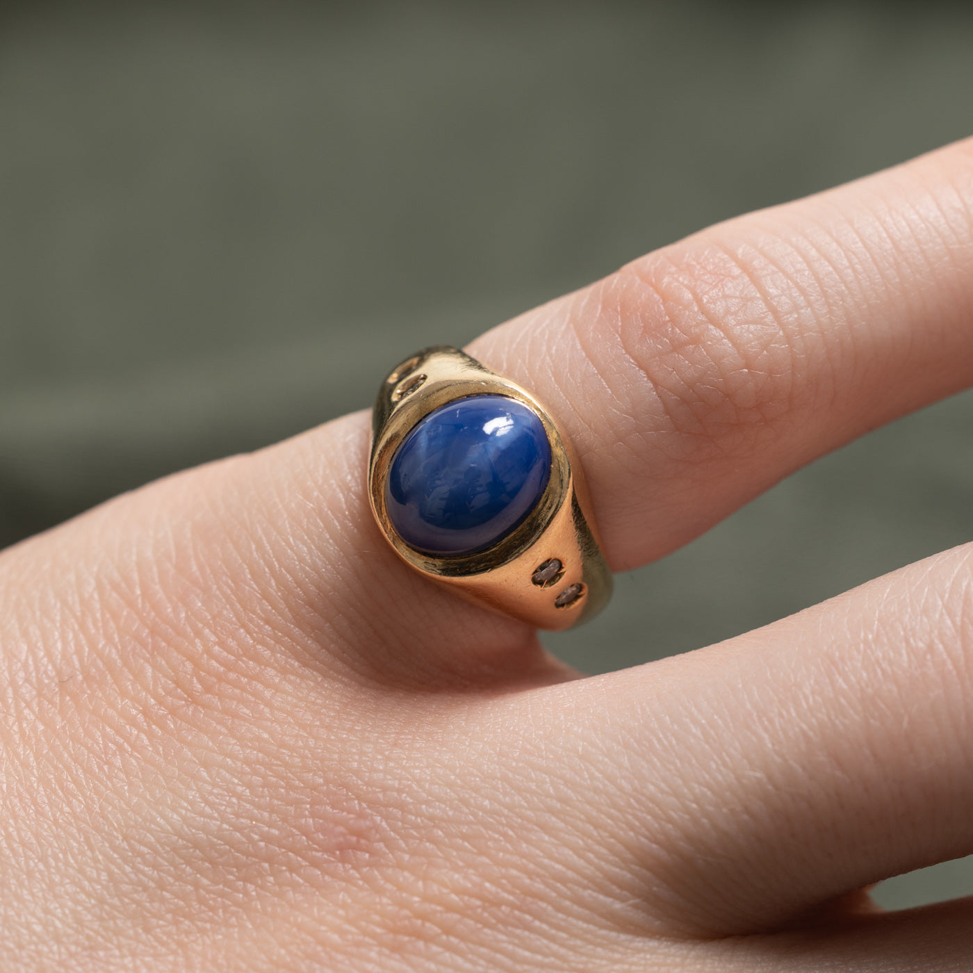 14k Bezel Set Star Sapphire & Diamond Plain Signet Ring | 3.80ct, 0.06ctw | SZ 3