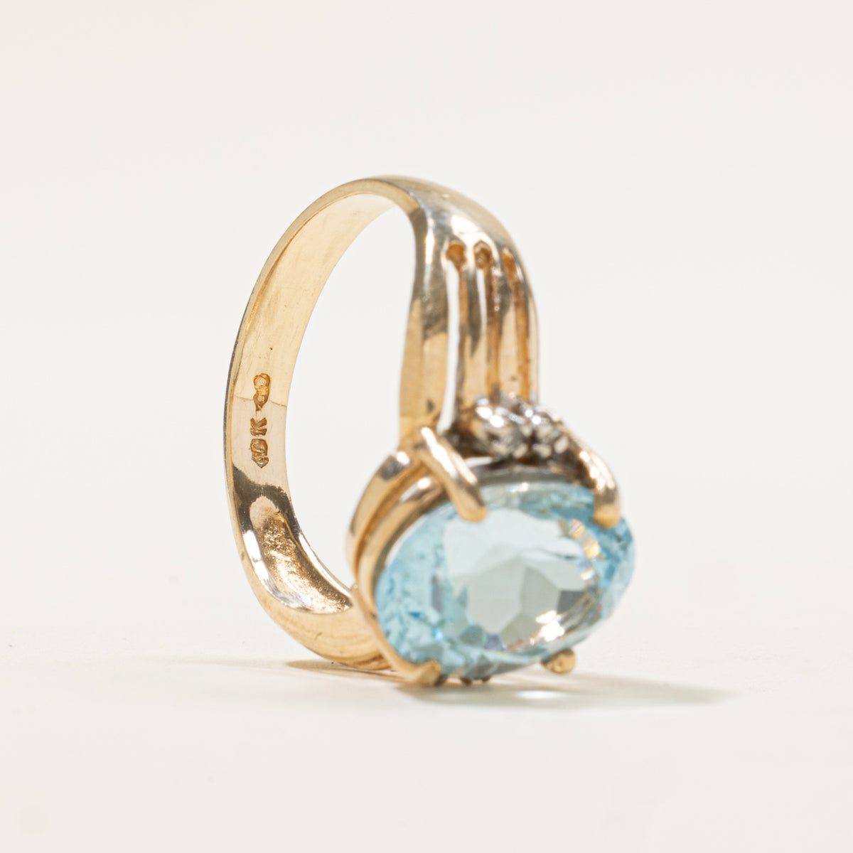 10k Blue Topaz & Diamond Grooved Wave Ring | 4.30ct, 0.008ctw | SZ 6.5