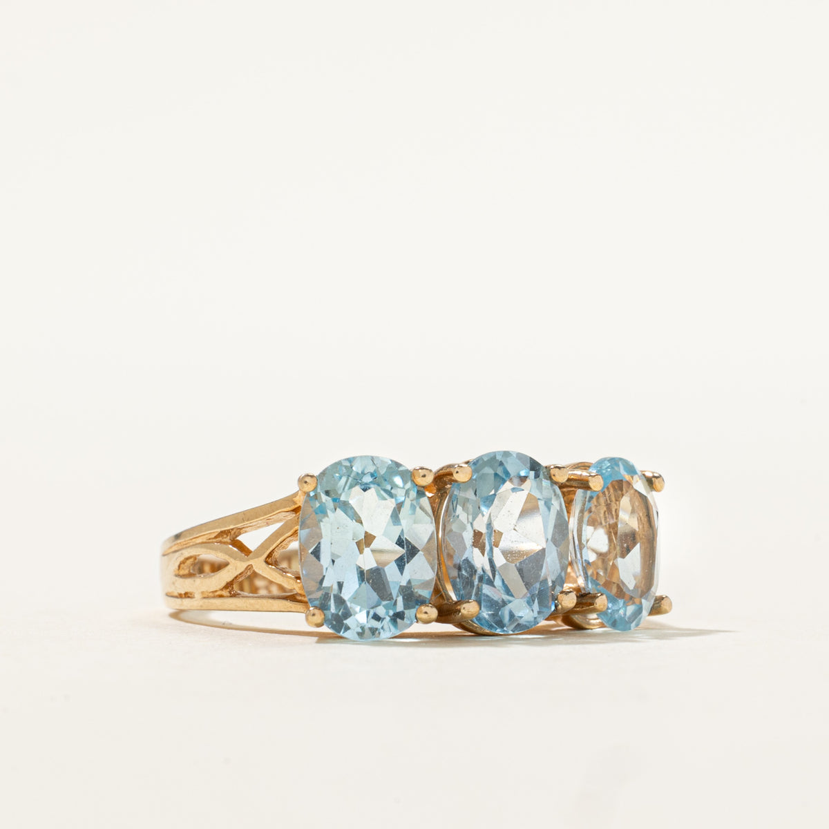 10k Three Stone Blue Topaz Ring | 5.25ctw | SZ 7