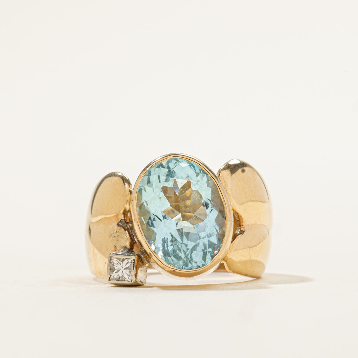 14k Bezel Set Aquamarine & Diamond Abstract Cocktail Ring | 4.50ct, 0.10ct | SZ 7.25