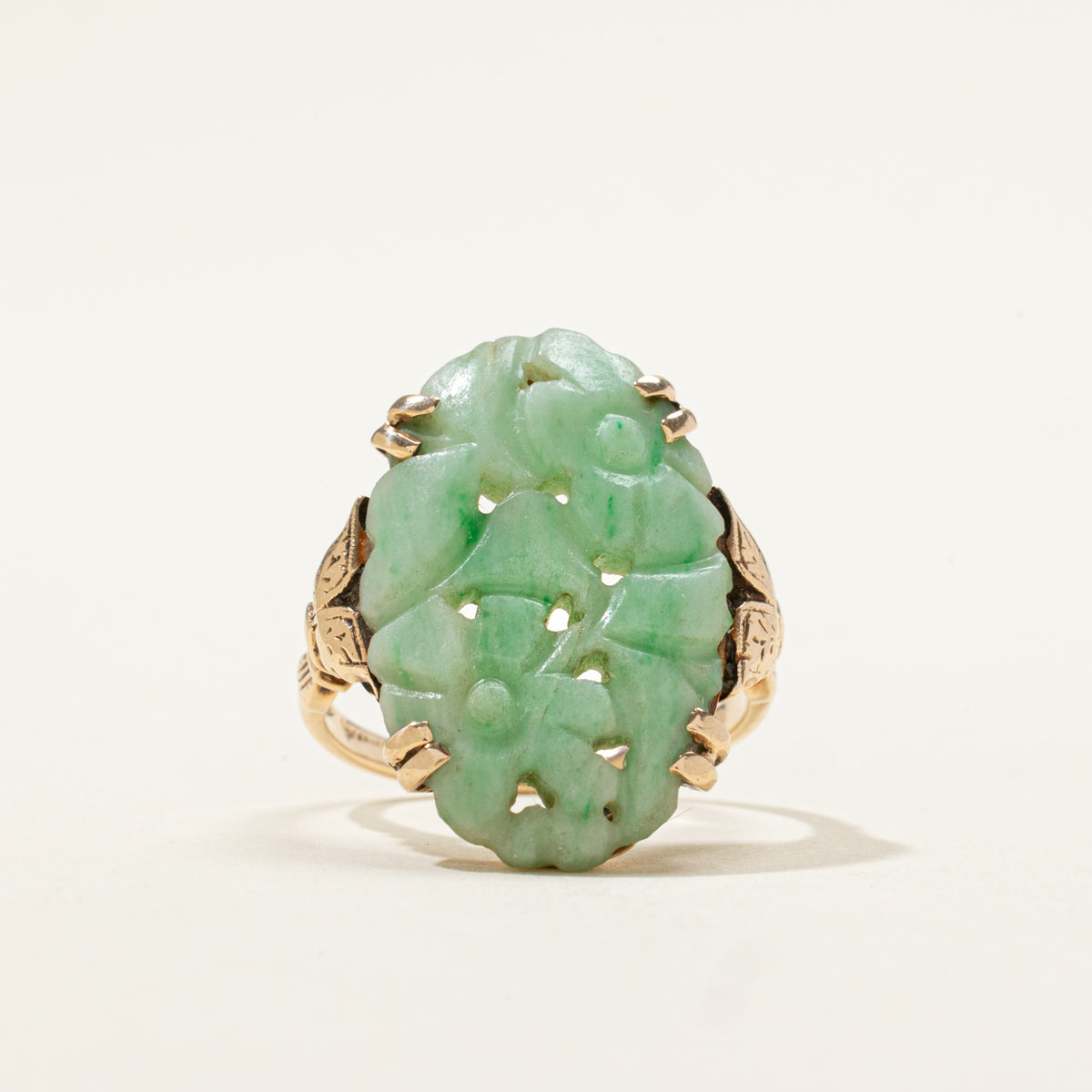 10k Solitaire Jadeite Engraved Floral Cocktail Ring | 7.50ct | SZ 5.75