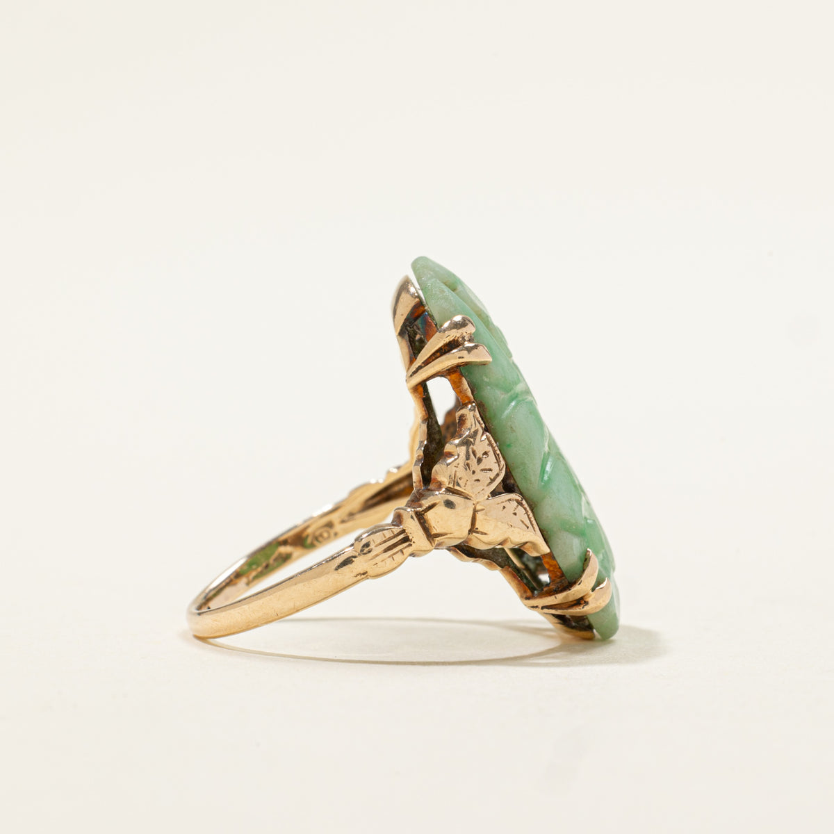 10k Solitaire Jadeite Engraved Floral Cocktail Ring | 7.50ct | SZ 5.75