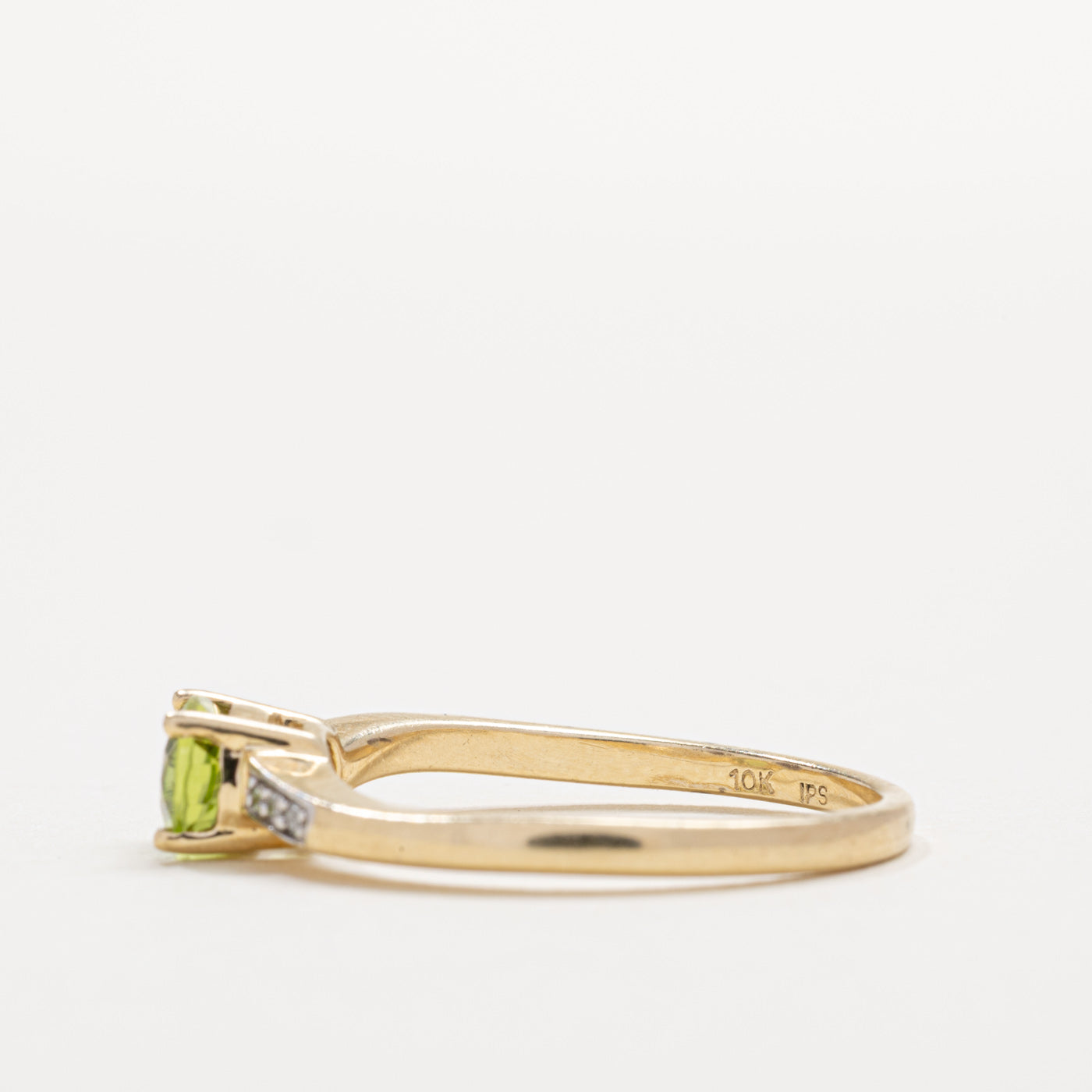 10K East West Oval Cut Peridot & Diamond Wave Ring | SZ 7.75