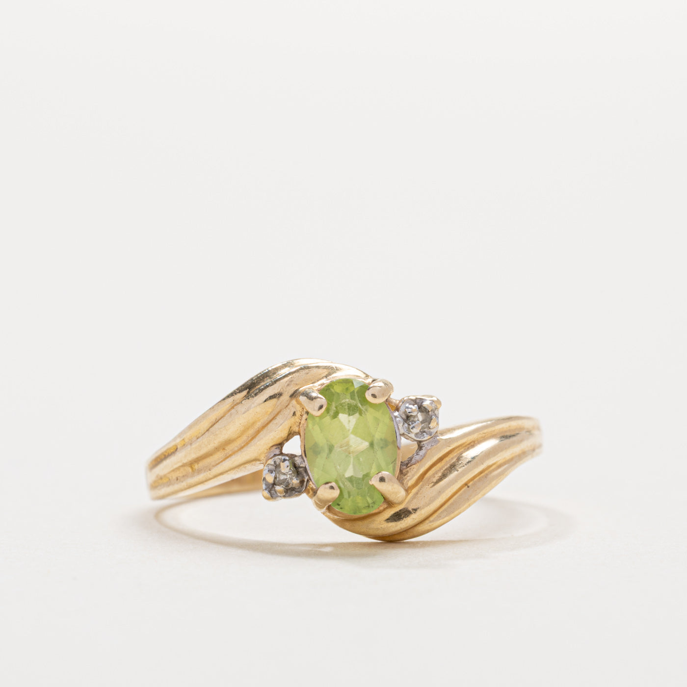 10K Oval Cut Peridot & Diamond Grooved Bypass Ring | SZ 6.25