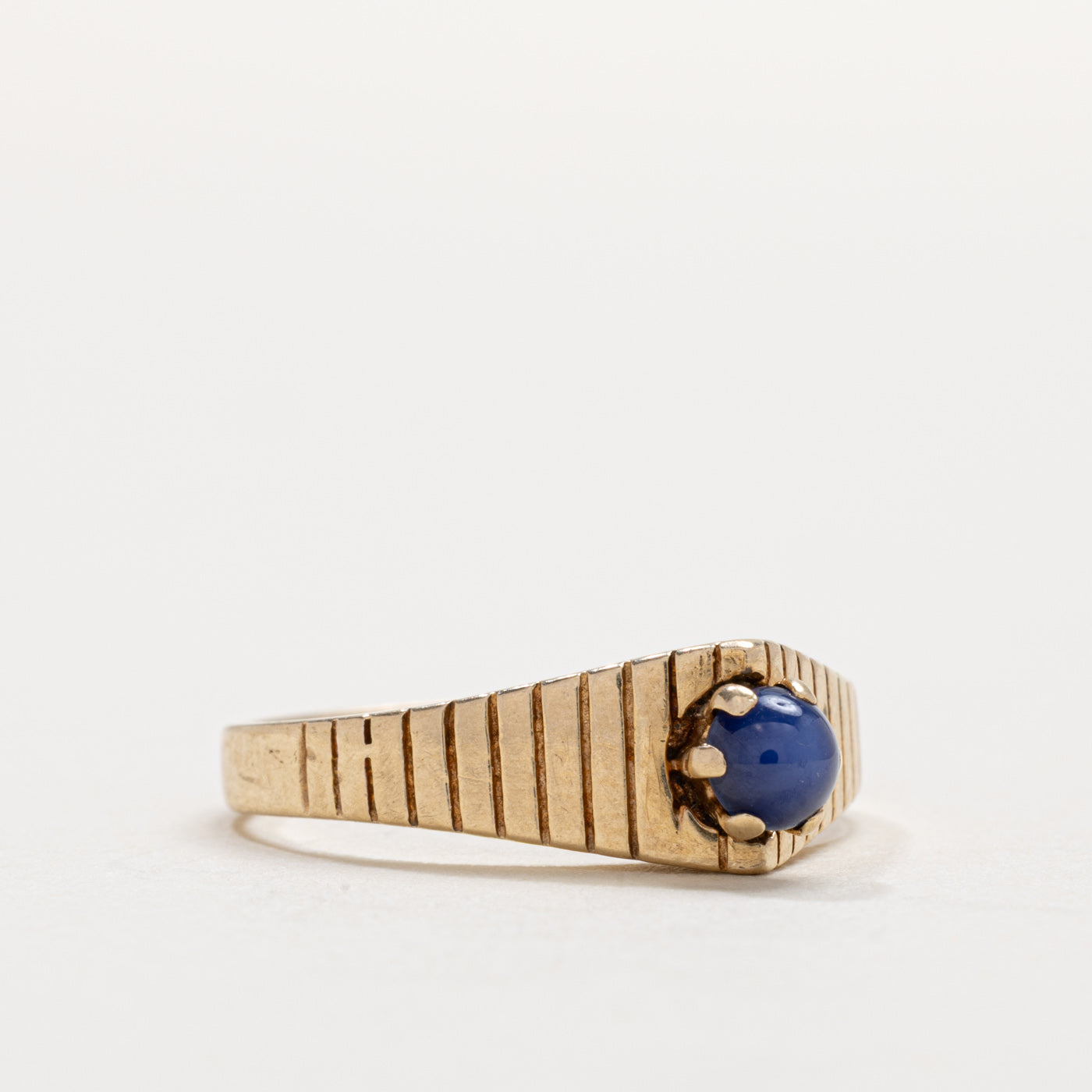 14K Synthetic Star Sapphire Fluted Ring | SZ 6.5