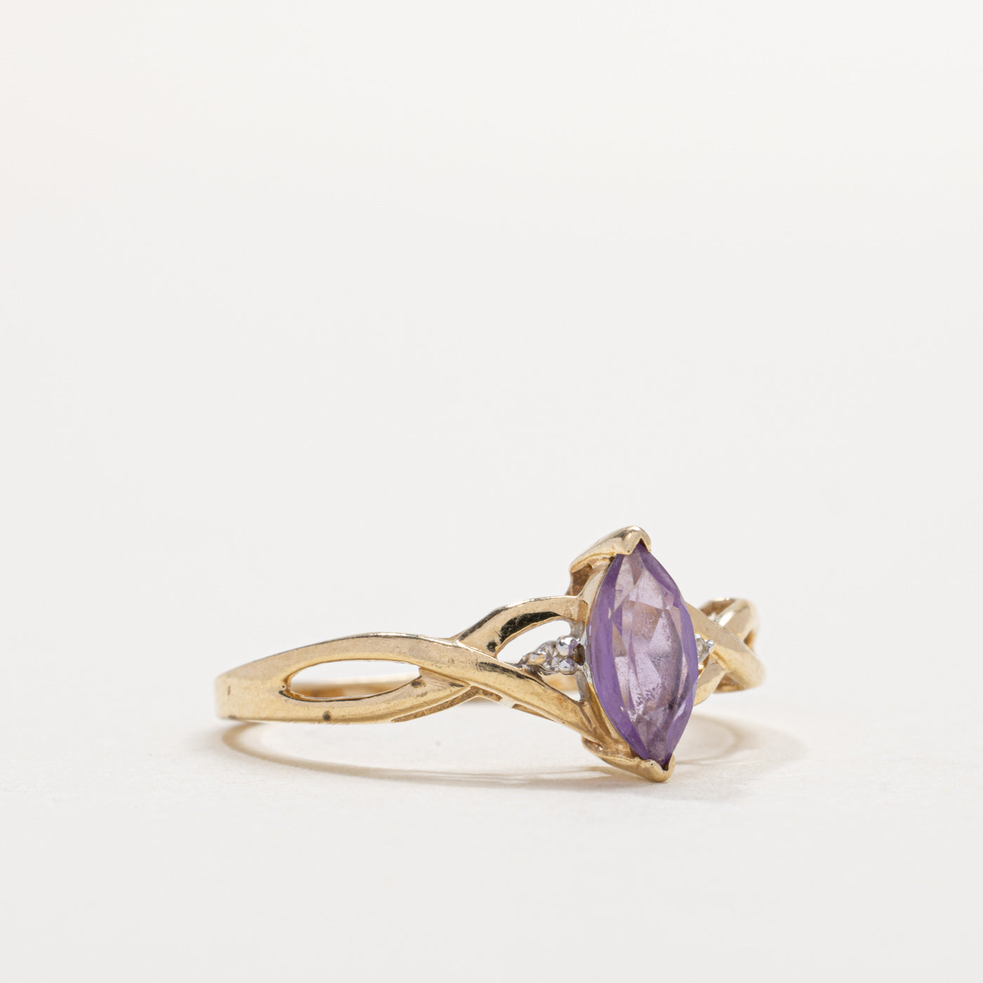 Bague croisée en or 10 carats avec améthyste taille marquise et diamants | Taille 6,75