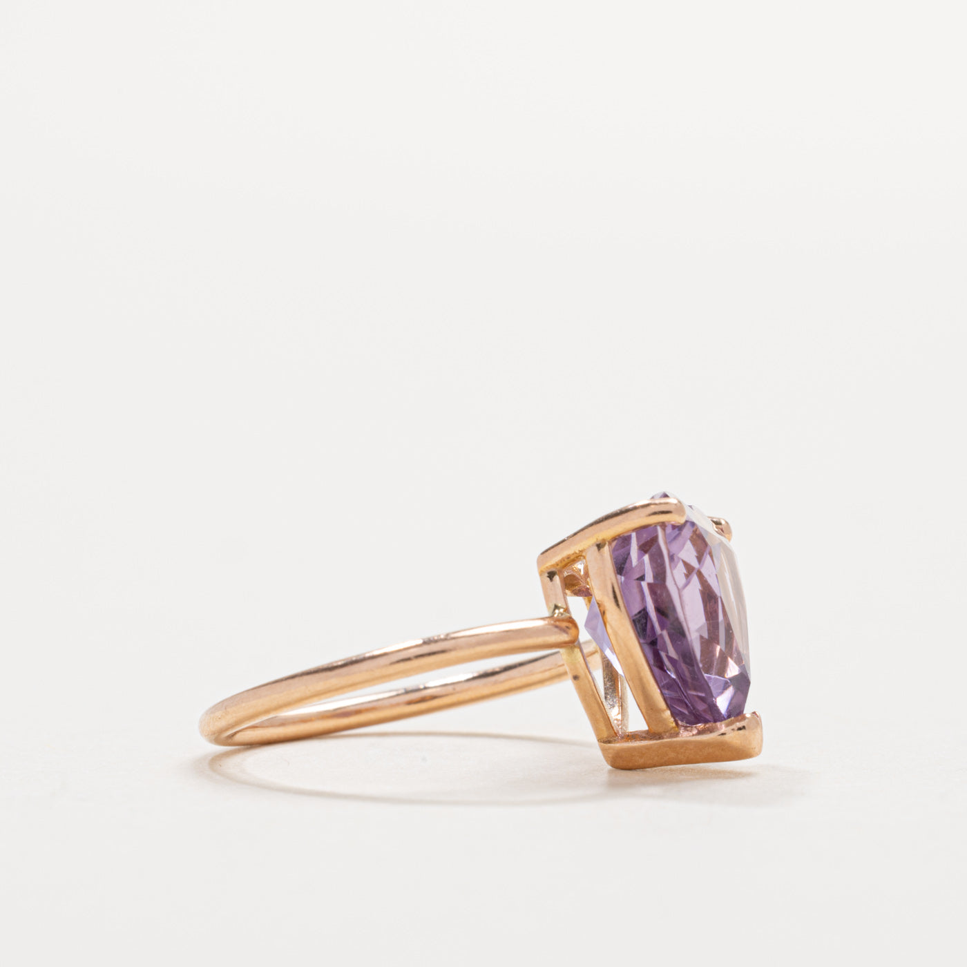 Bague solitaire en or 14 carats avec améthyste taille cœur | Taille 2,5