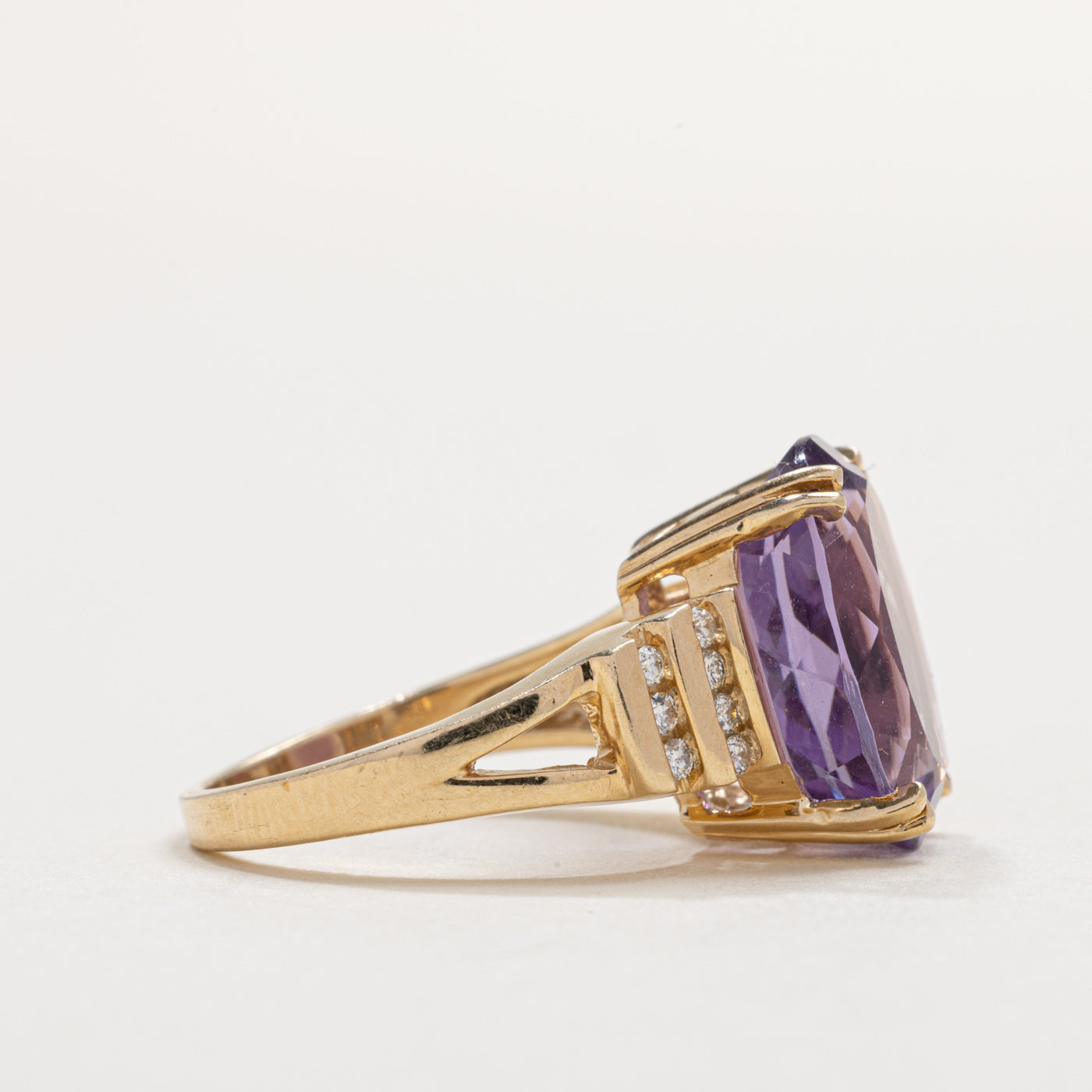 10K Oval Cut Amethyst & Diamond Accented Cocktail Ring | SZ 5.0