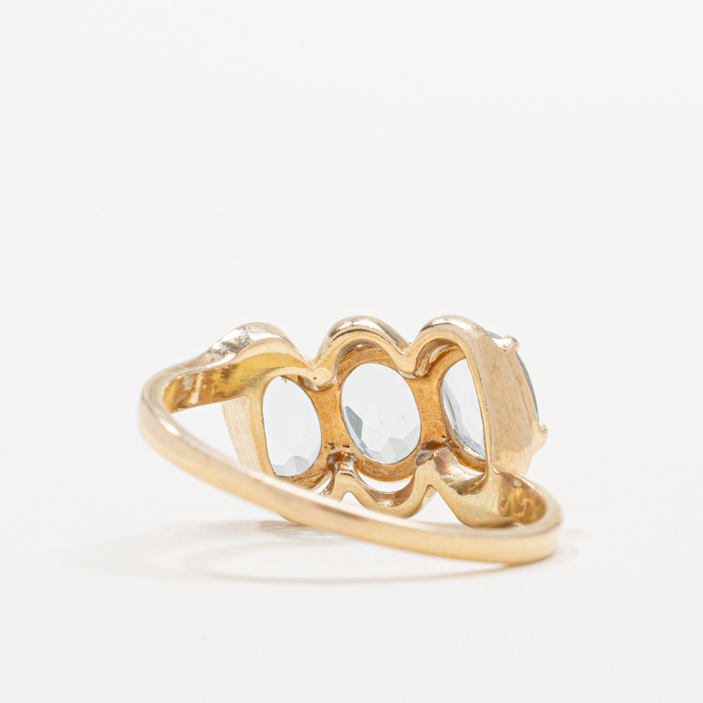 Bague trois pierres en or 14 carats avec aigue-marine ovale | 1,55 ct | Taille 8,5