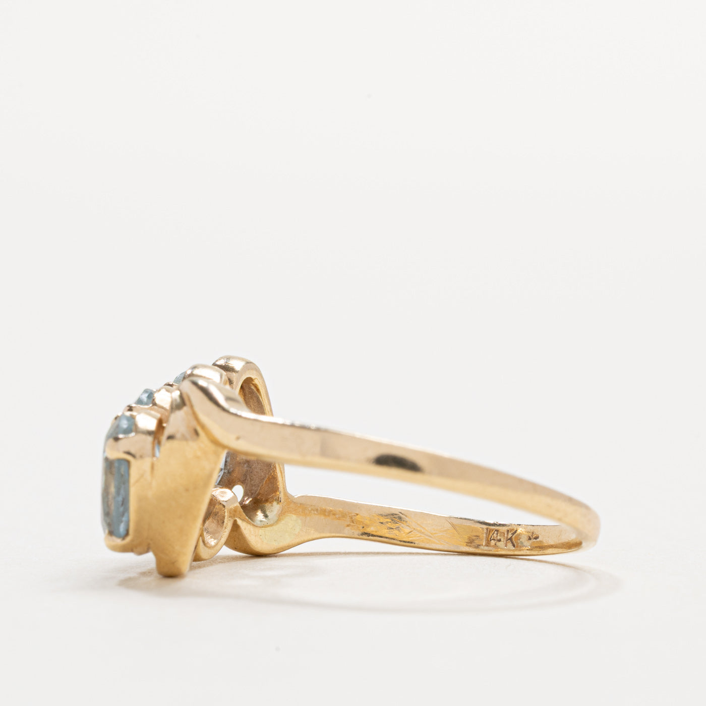 Bague trois pierres en or 14 carats avec aigue-marine ovale | 1,55 ct | Taille 8,5