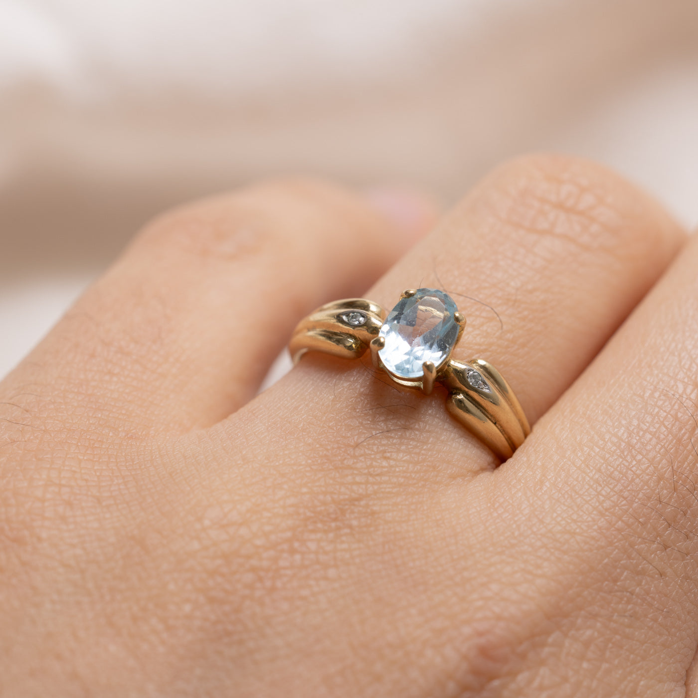 10k Oval Cut Blue Topaz & Diamond Grooved Ring | SZ 7.0