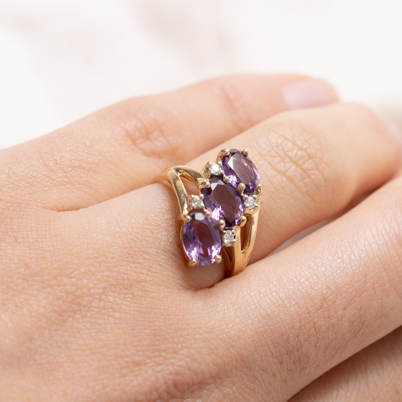 14K Three Stone East West Amethyst & Diamond Ring | SZ 5.5