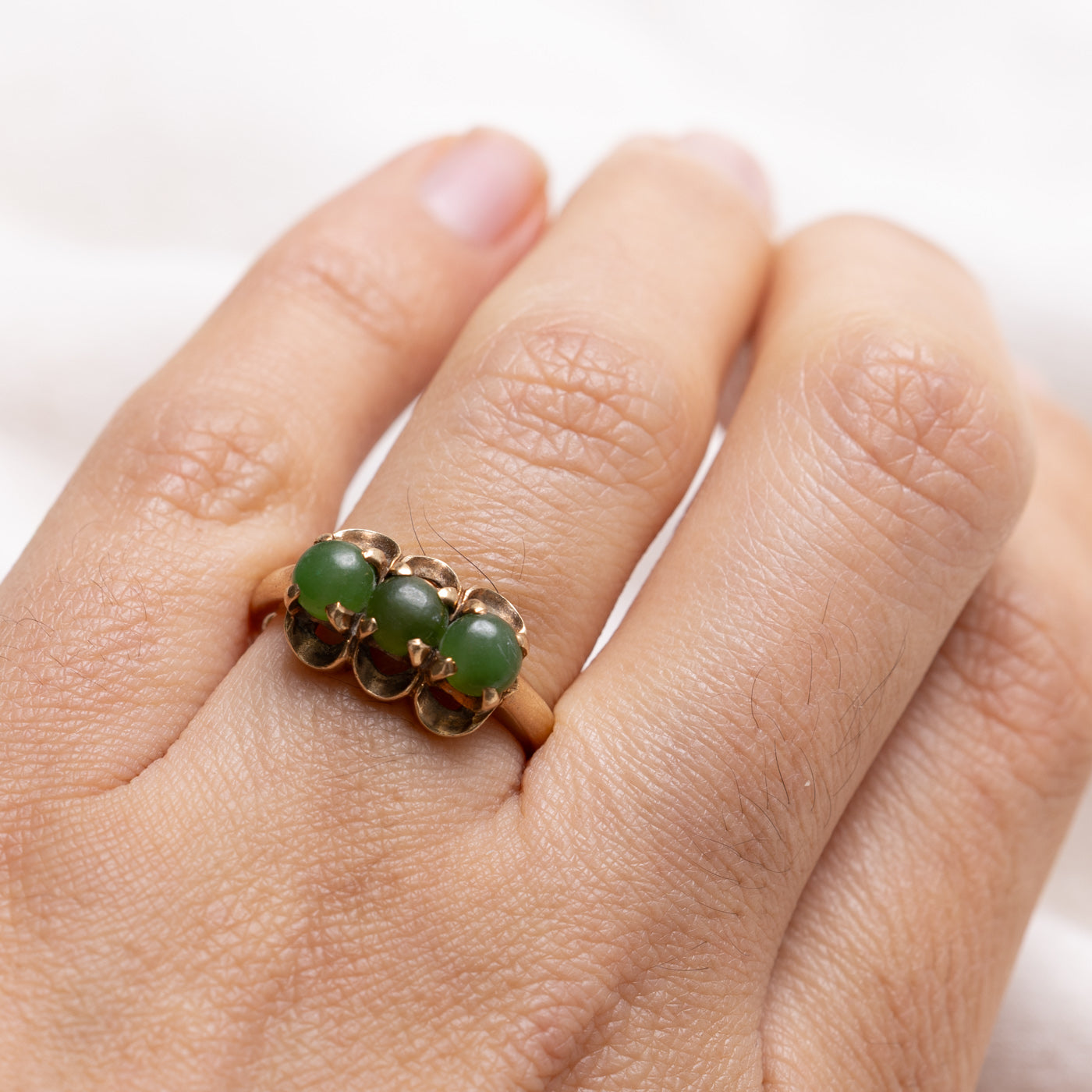 10K Three Stone Cabochon Nephrite Jade Ring | SZ 6.5