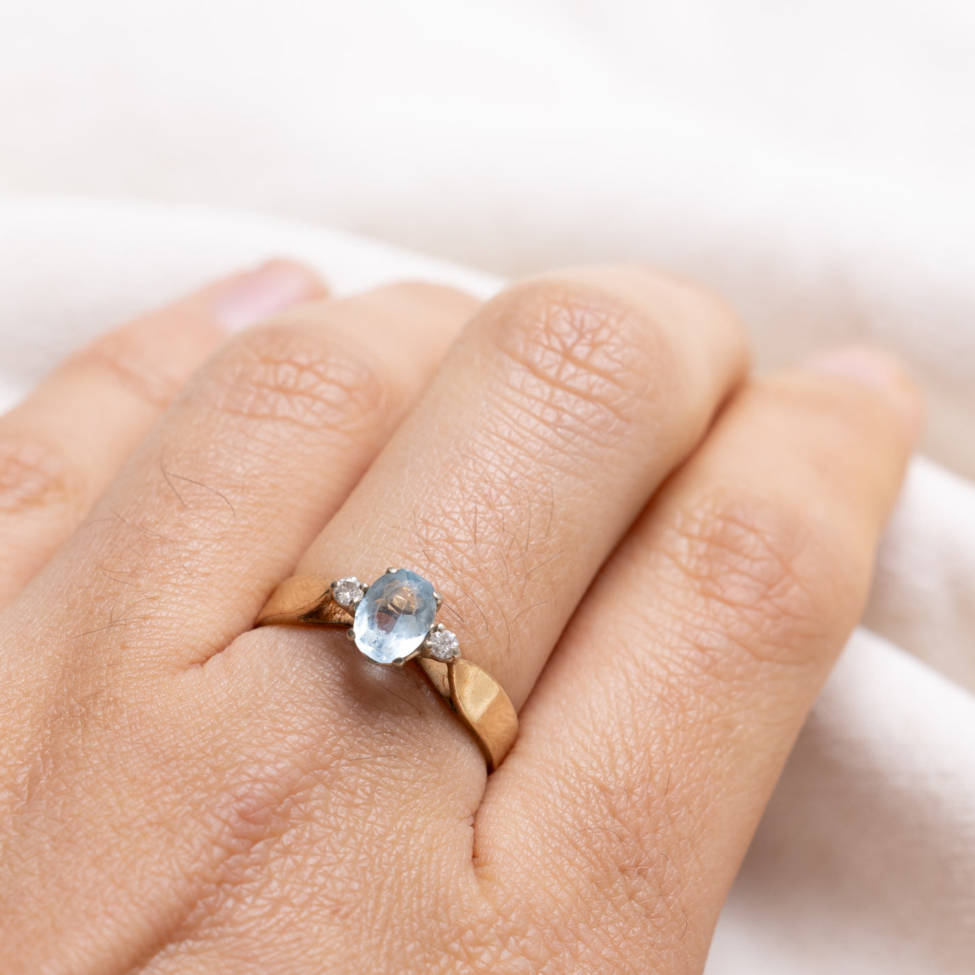 14K Oval Cut Aquamarine & Diamond Accented Ring | SZ 7.5