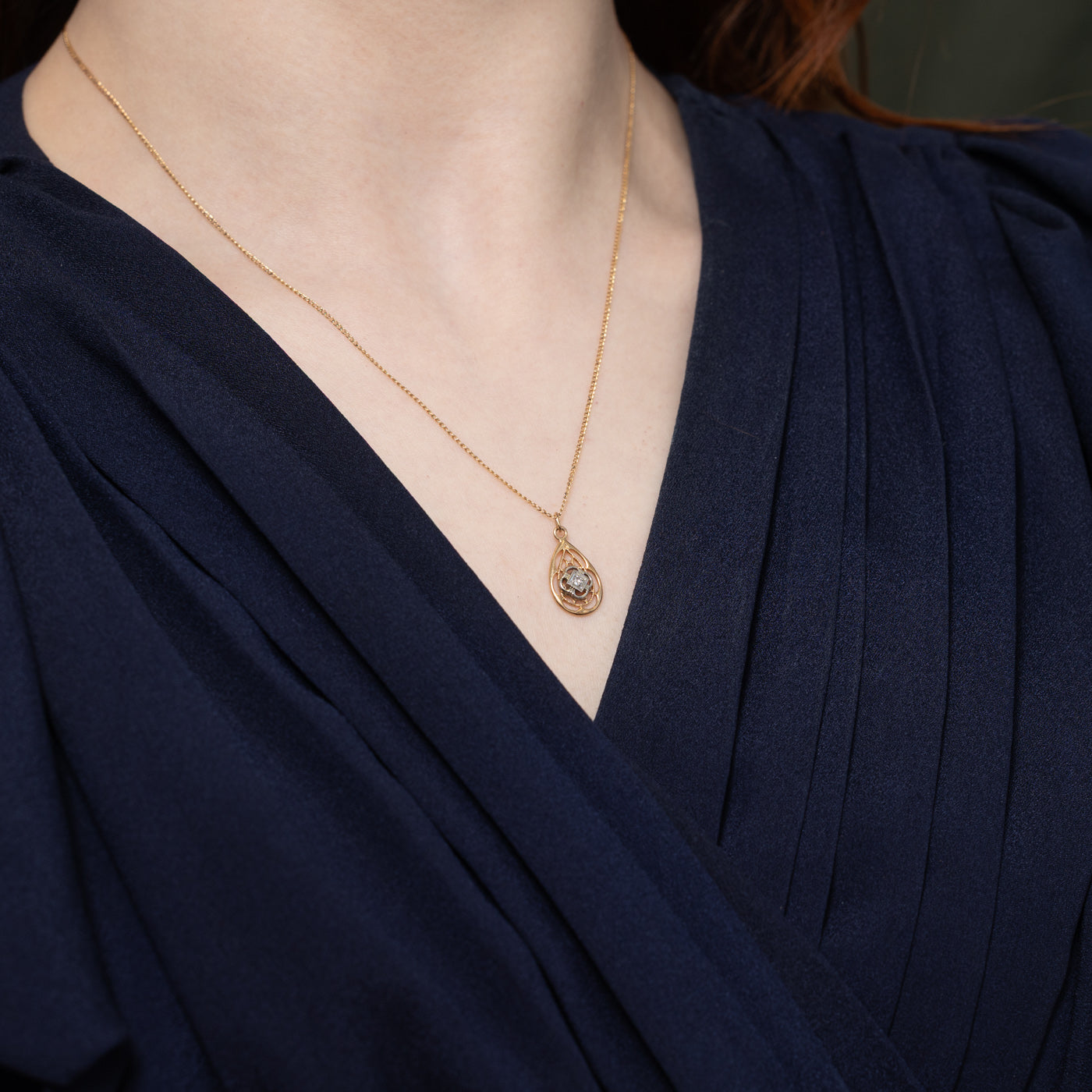 10K Diamond Pear Shaped Openwork Pendant Necklace | 18"