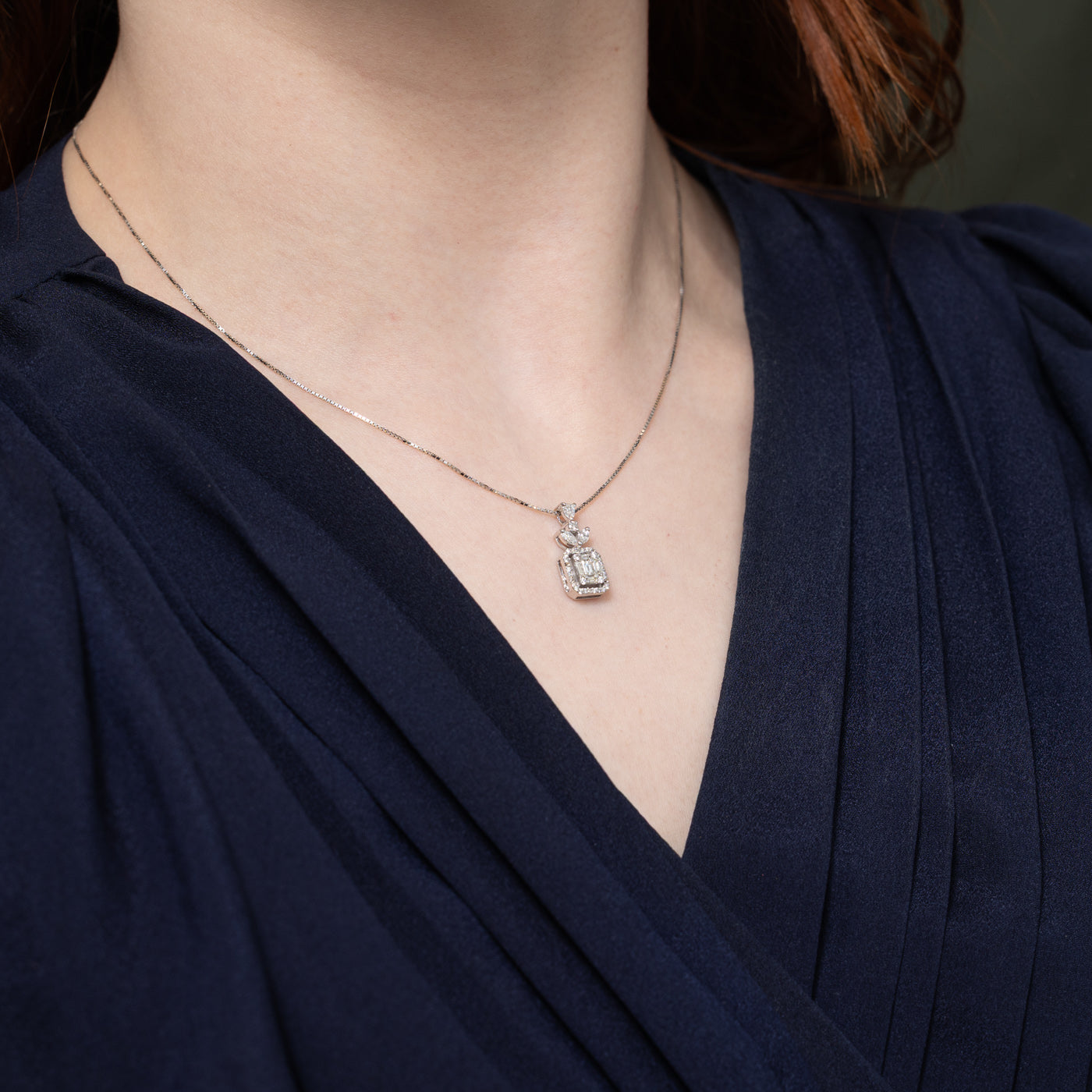 Collier pendentif halo en diamants 18 carats | 40,6 cm