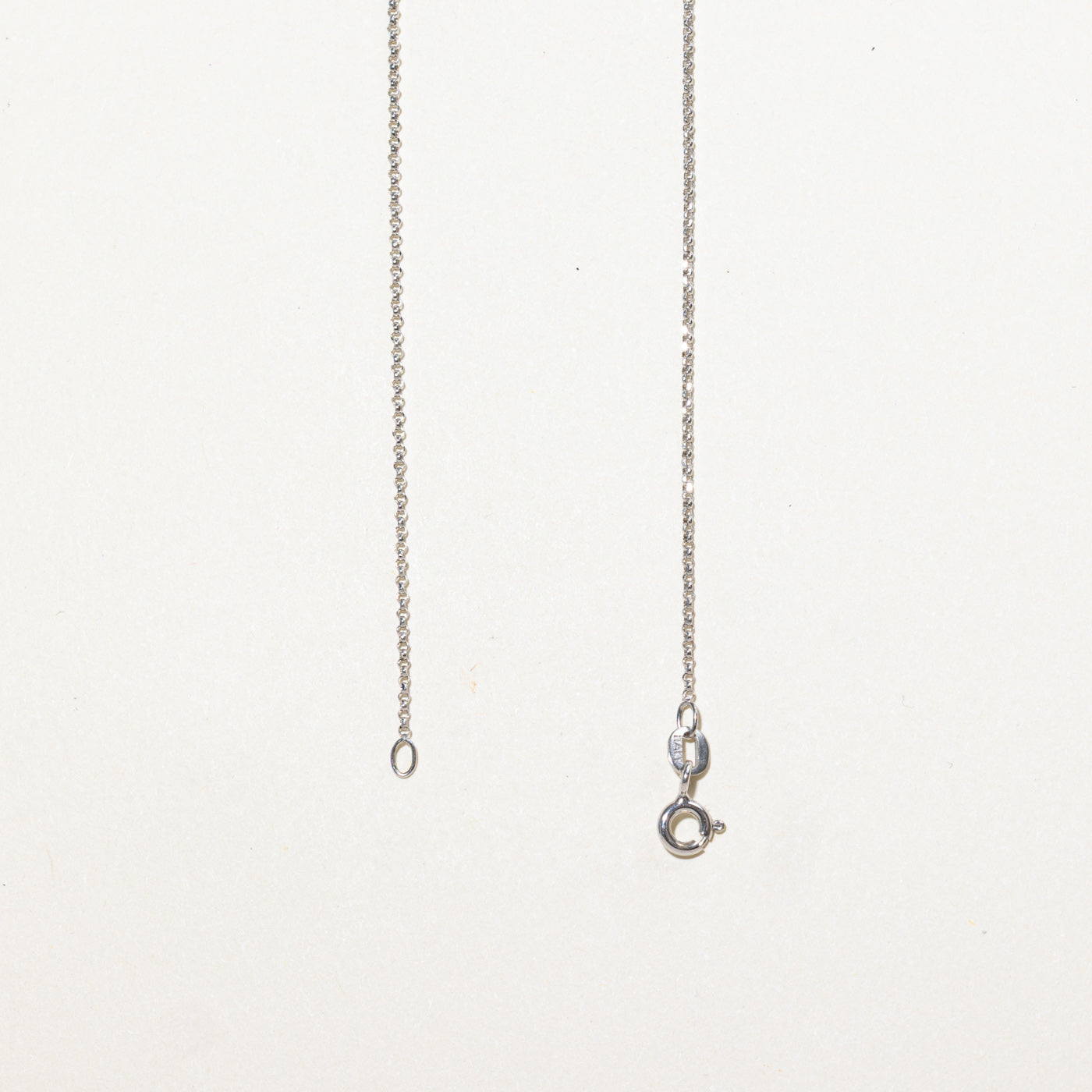 Collier pendentif clé en or 14 carats et diamants | 45,7 cm