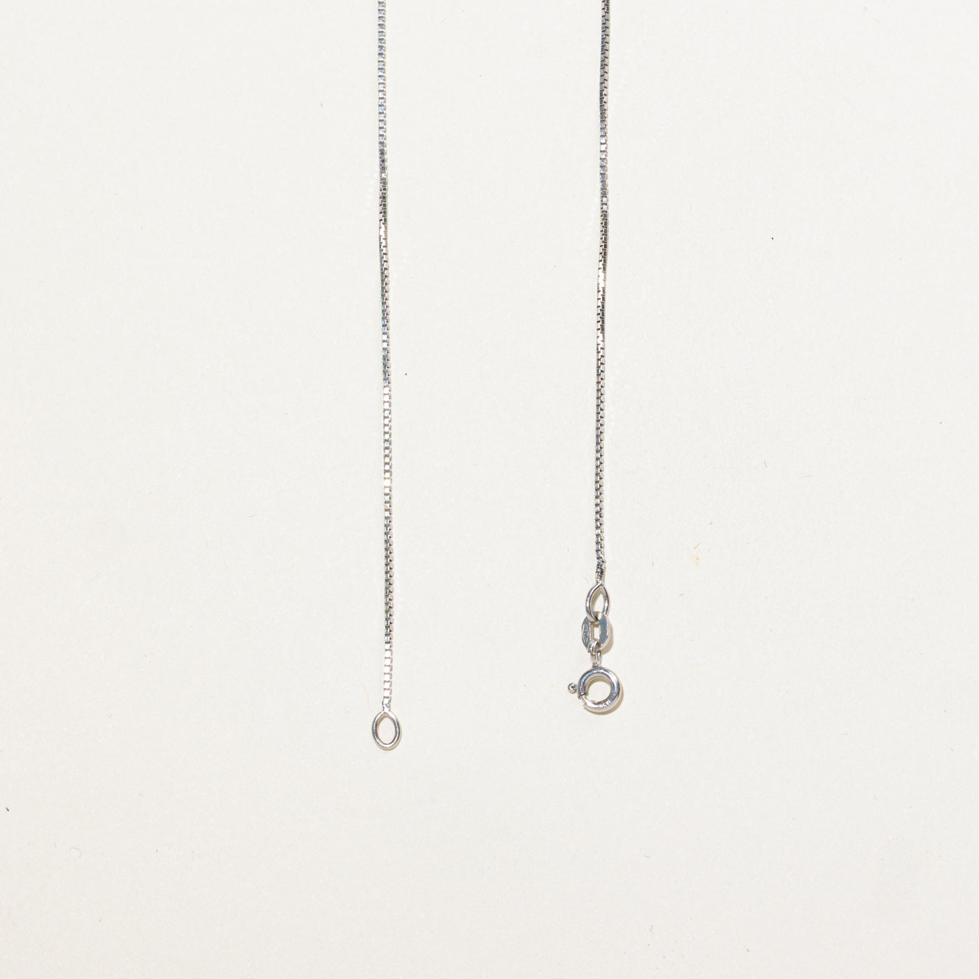 Collier avec pendentif initial « C » en diamant 18 carats | 43 cm