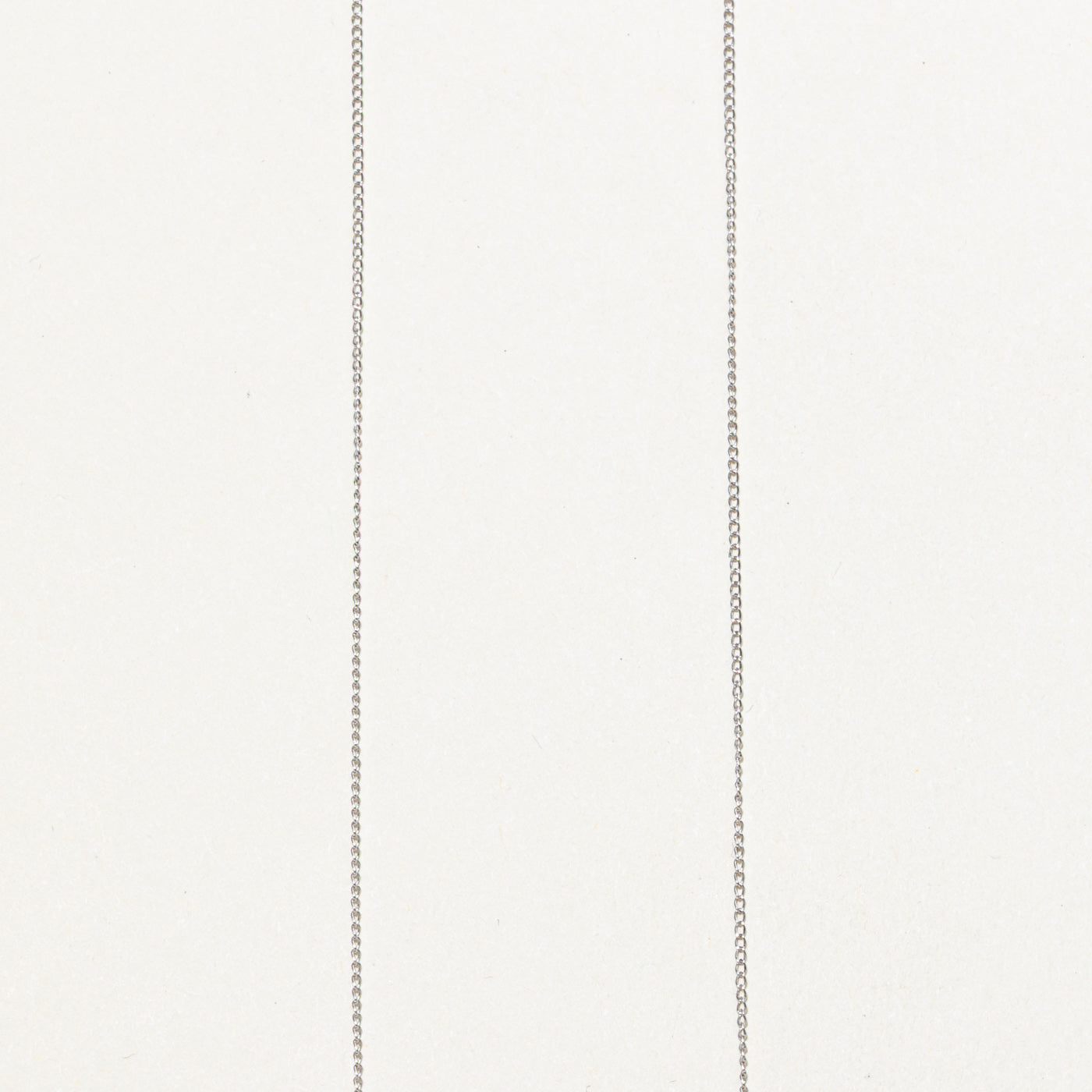 Collier pendentif cœur en or blanc 14 carats et diamants | 38 cm