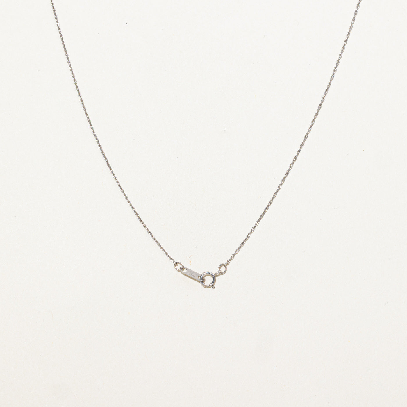 Collier pendentif cœur ouvert en or 10 carats et diamants | 45,7 cm