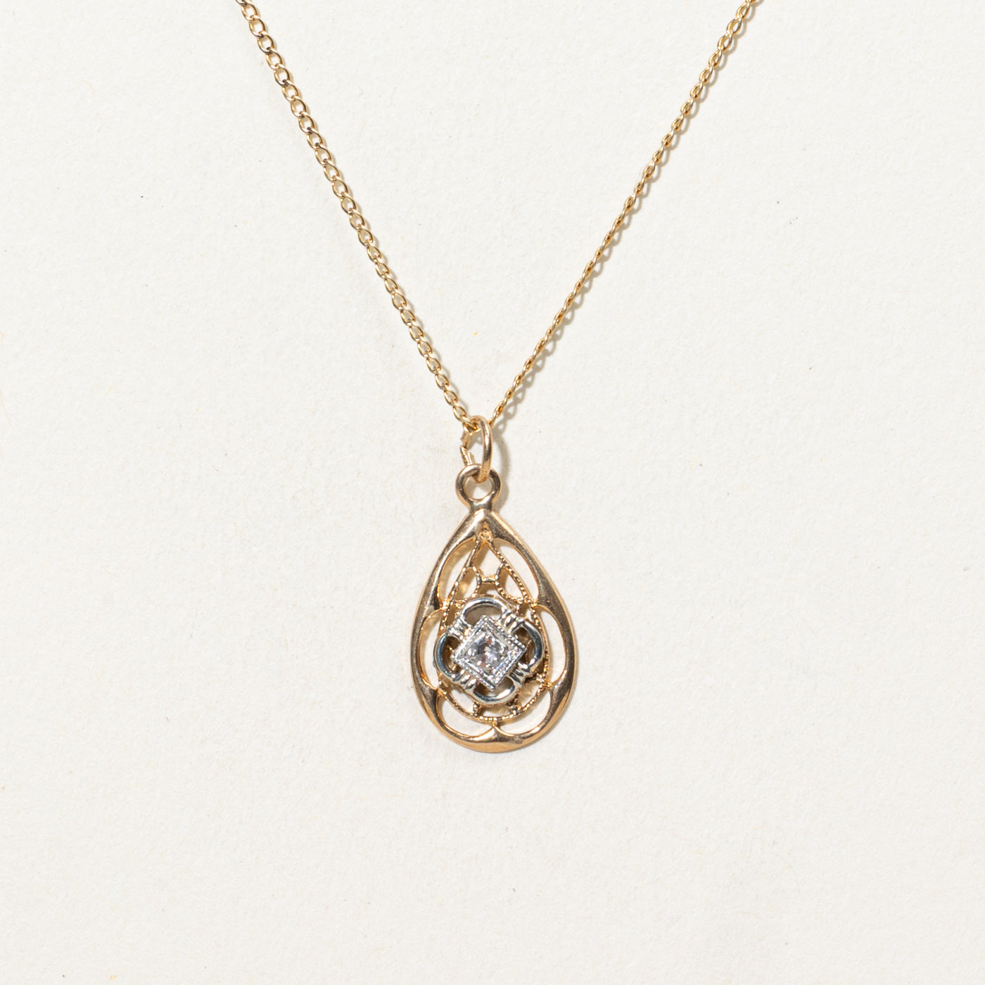 10K Diamond Pear Shaped Openwork Pendant Necklace | 18"