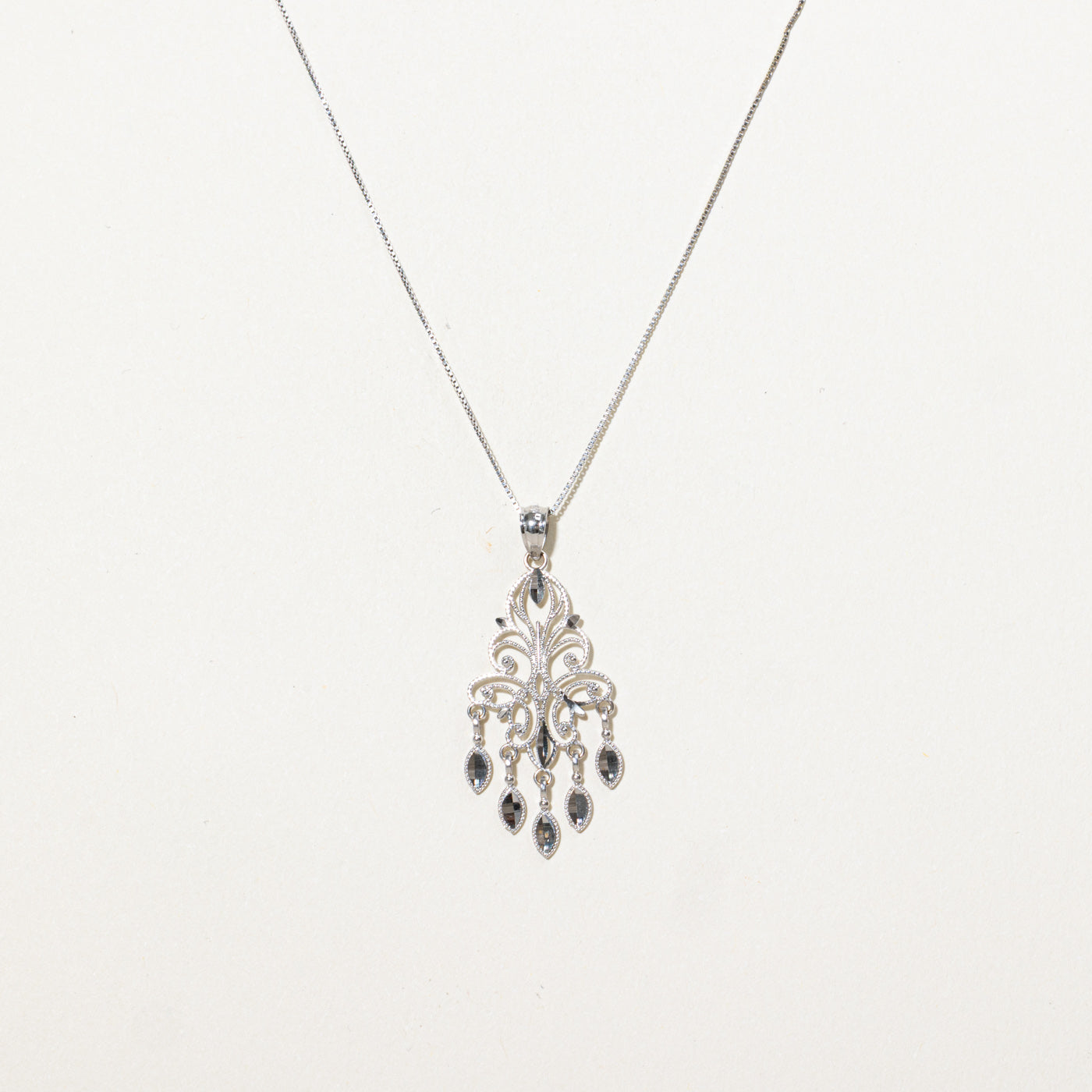 14K White Gold Textured Ornate Pendant Necklace | 19"