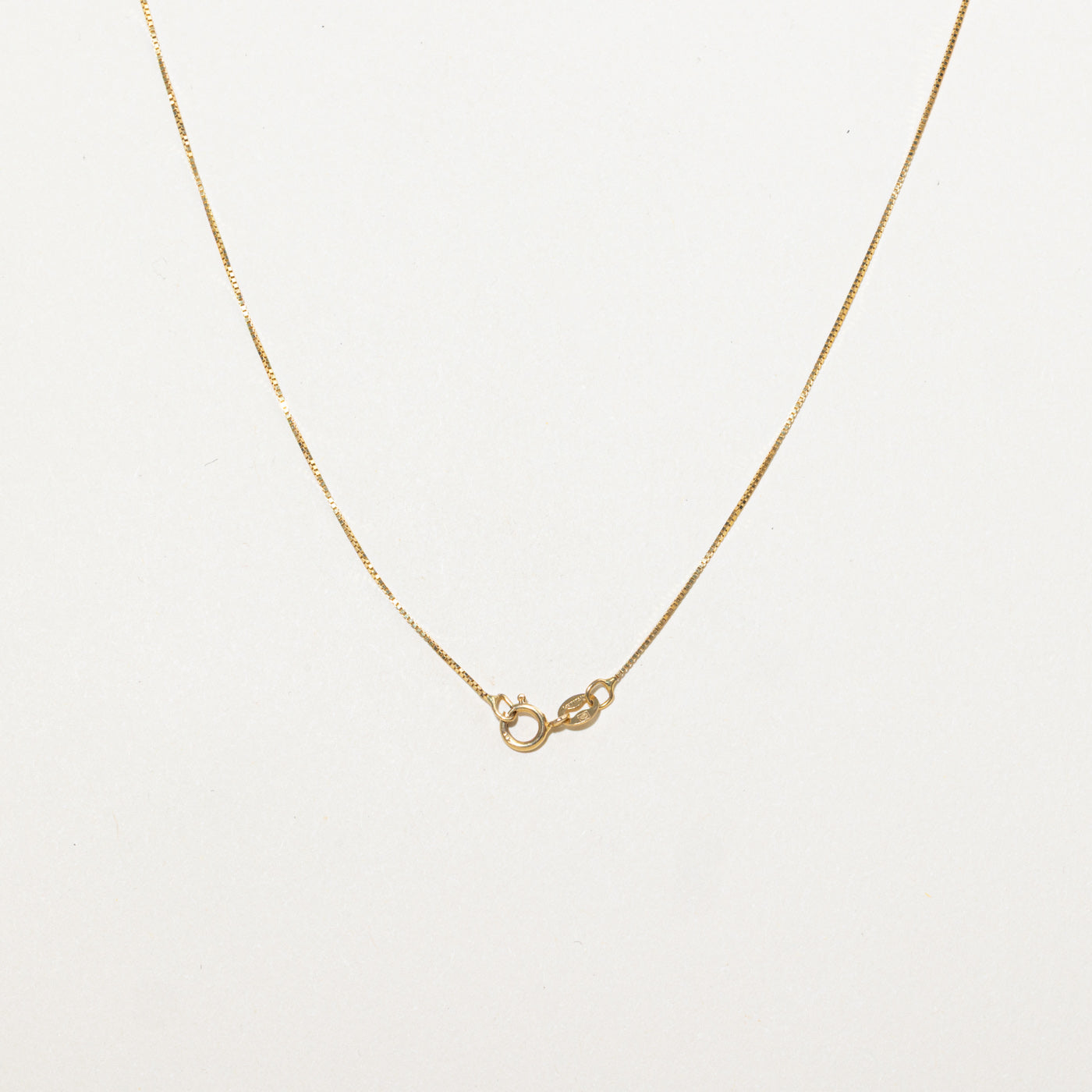 14K Diamond Textured Circle Pendant Necklace | 18"