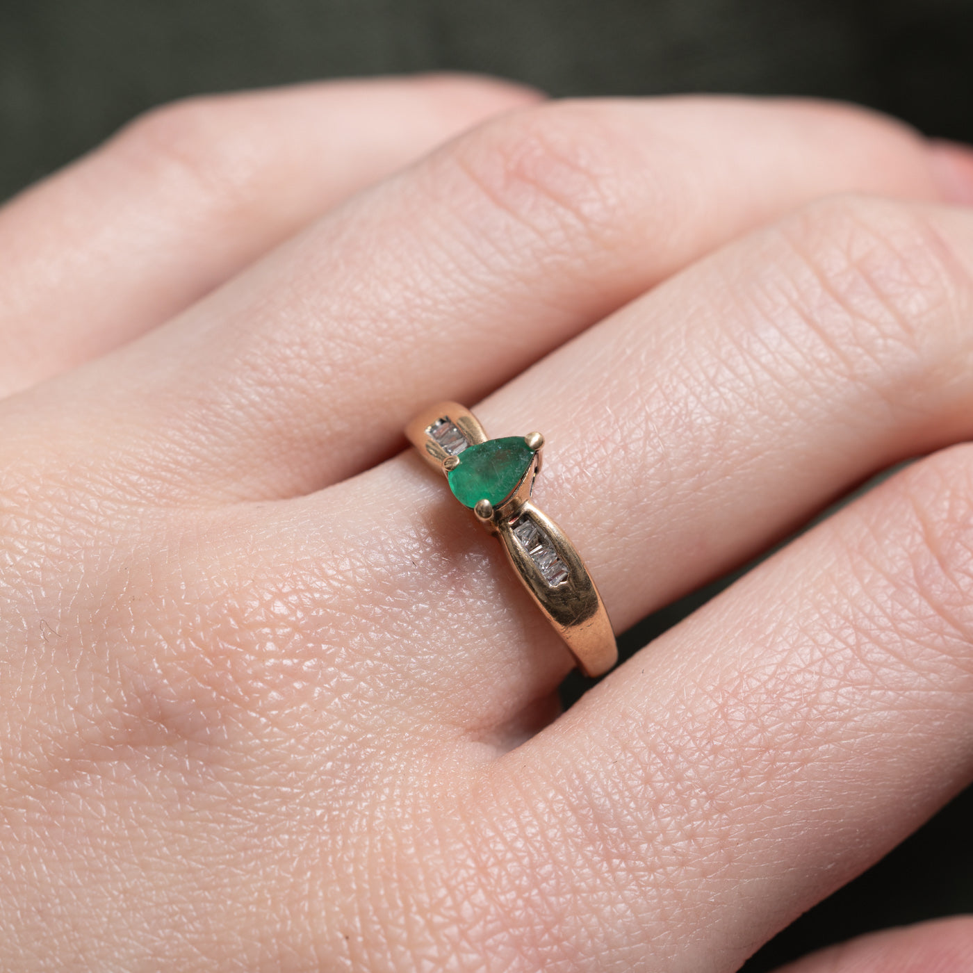 10k Pear Cut Emerald & Diamond Accented Ring | SZ 6.25