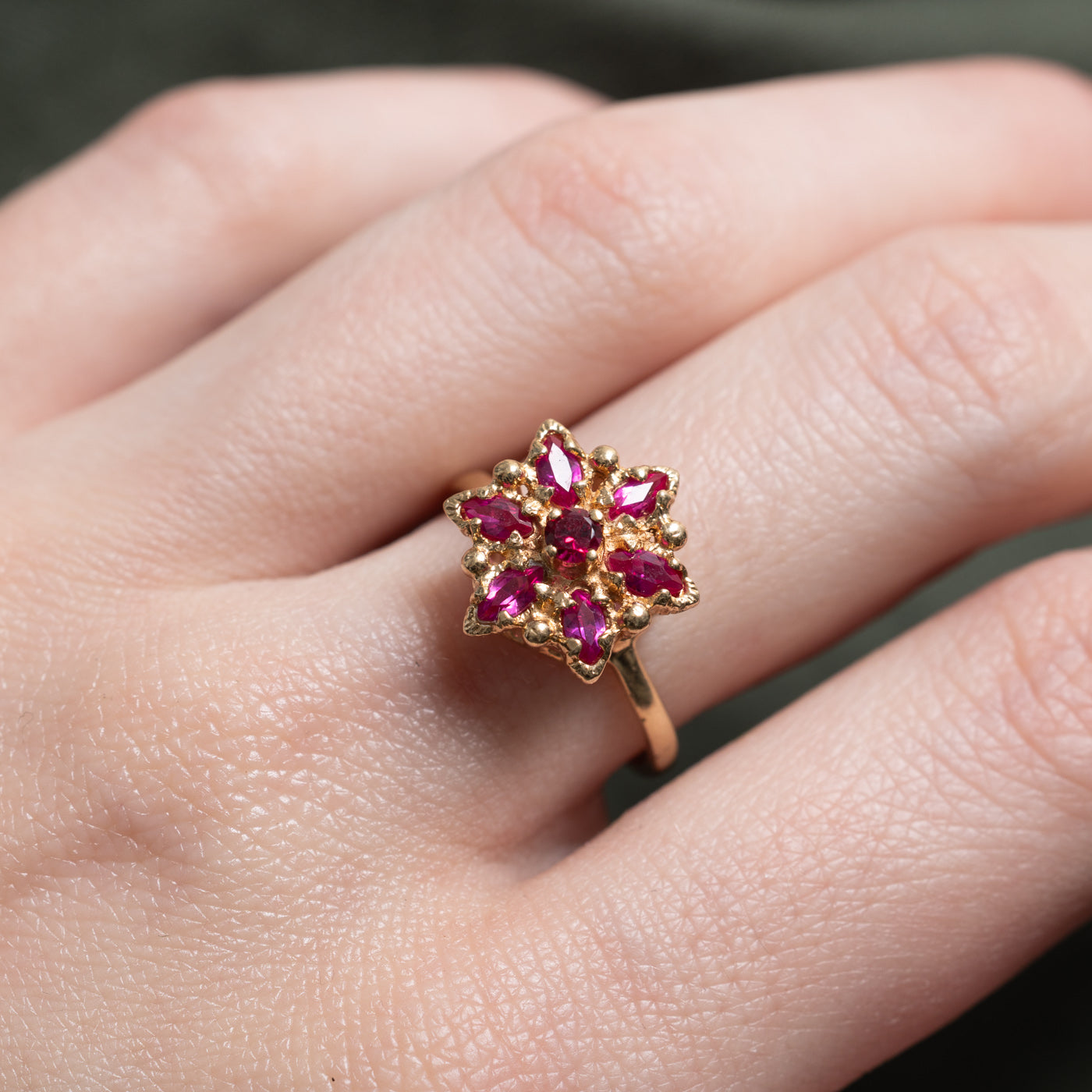 10k Synthetic Ruby Floral Cluster Ring | SZ 6.5