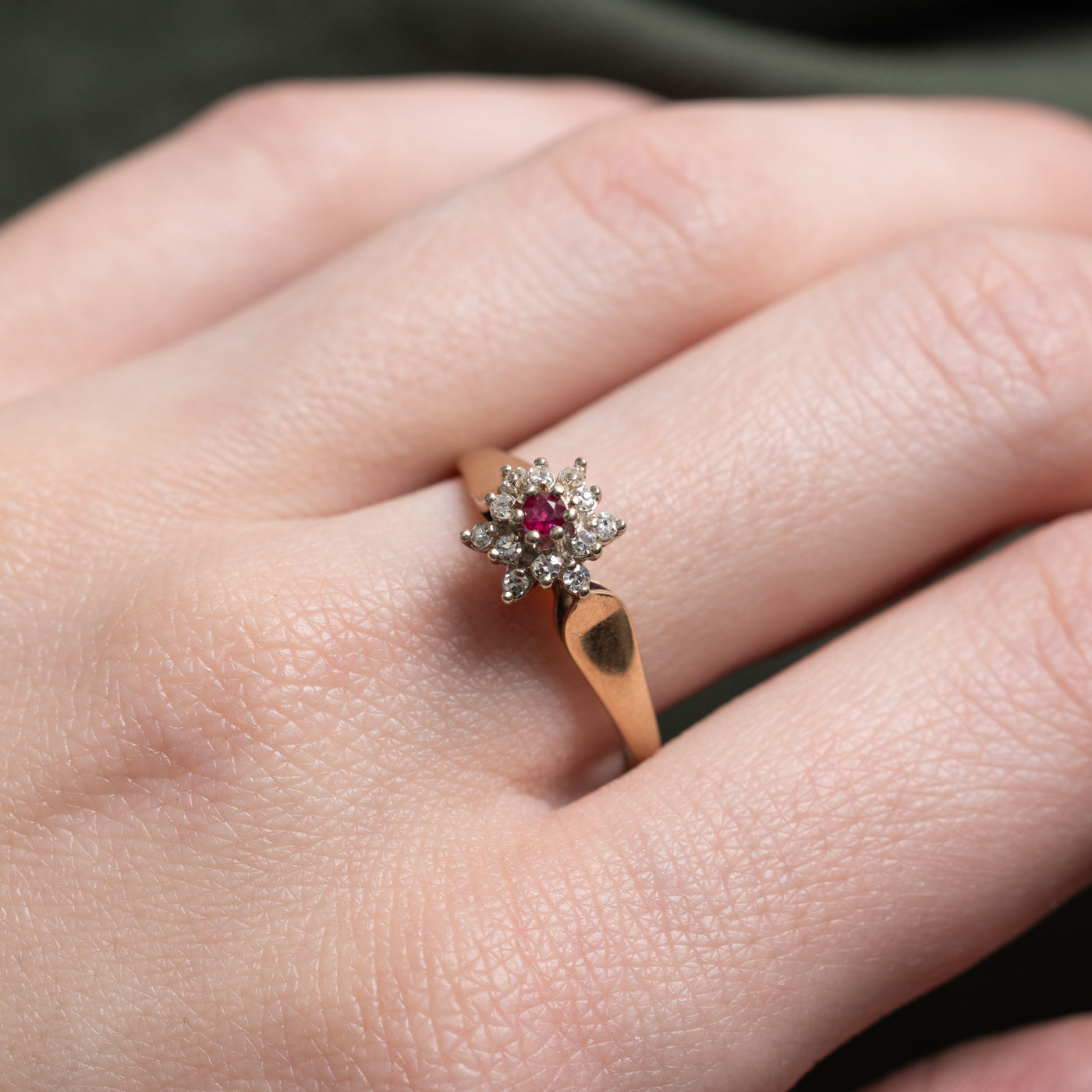 10k Round Cut Ruby & Diamond Petal Cluster Ring | SZ 8.0