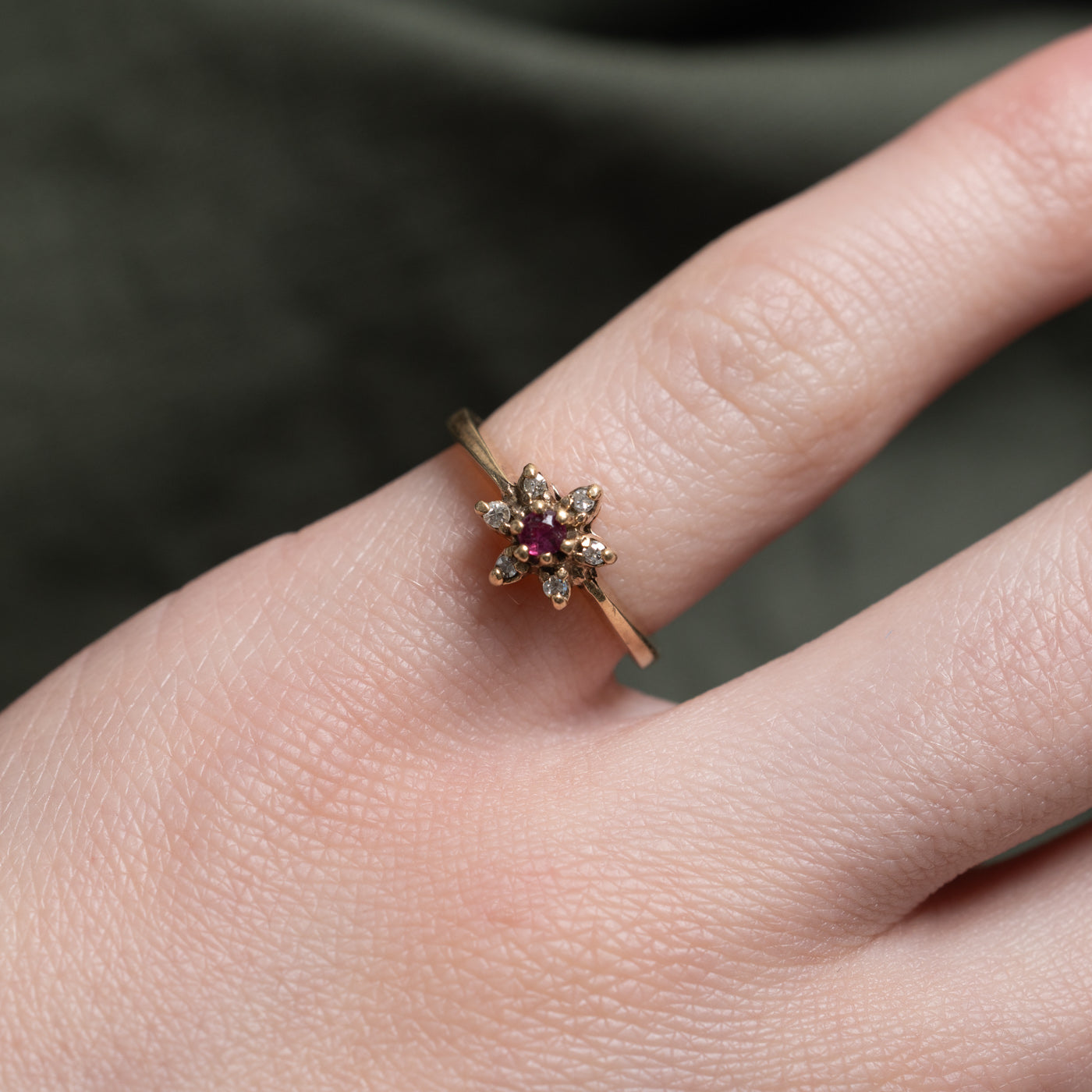 10k Round Cut Ruby & Diamond Petal Cluster Ring | SZ 3.0