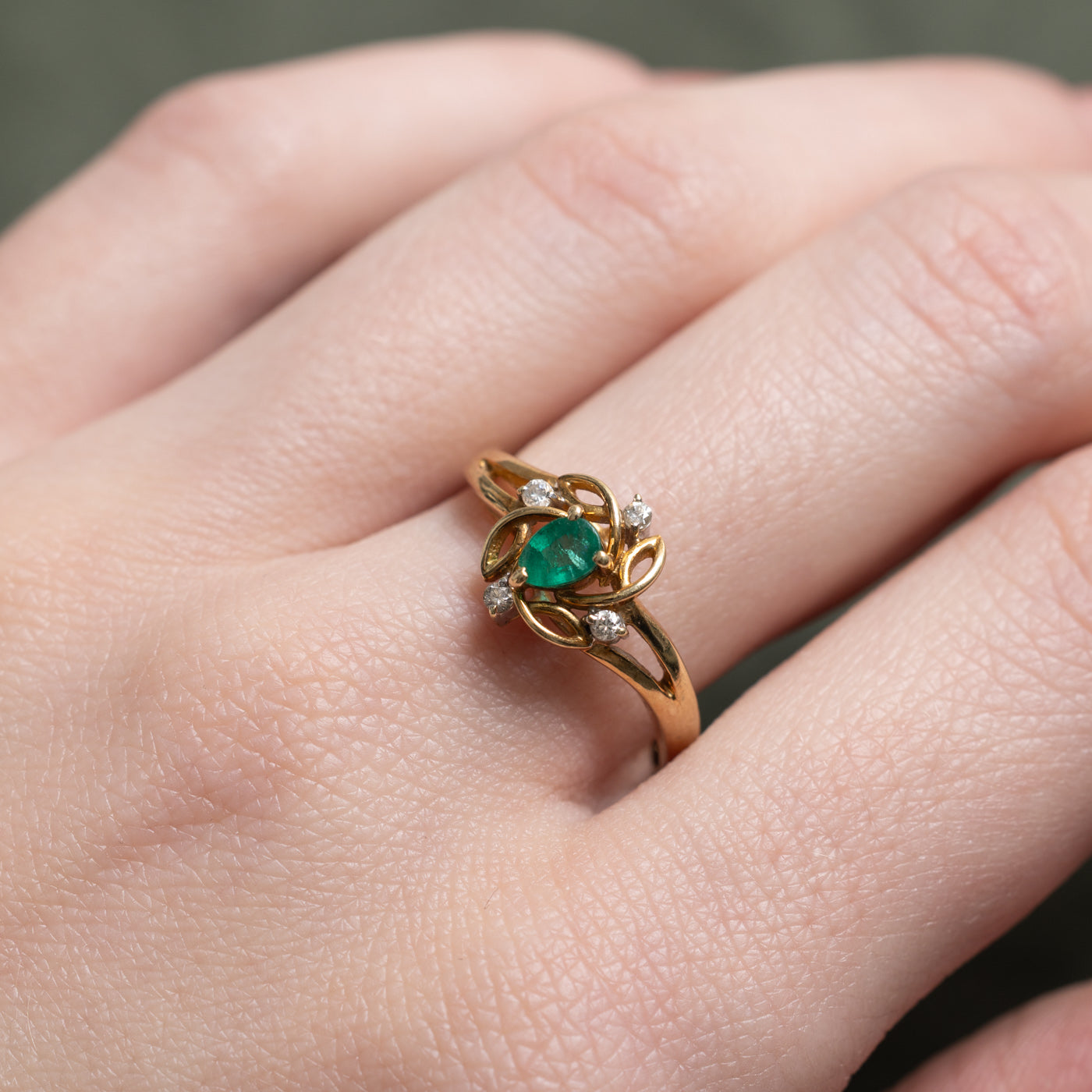18k Pear Cut Emerald & Diamond Floral Design Ring | SZ 8.25