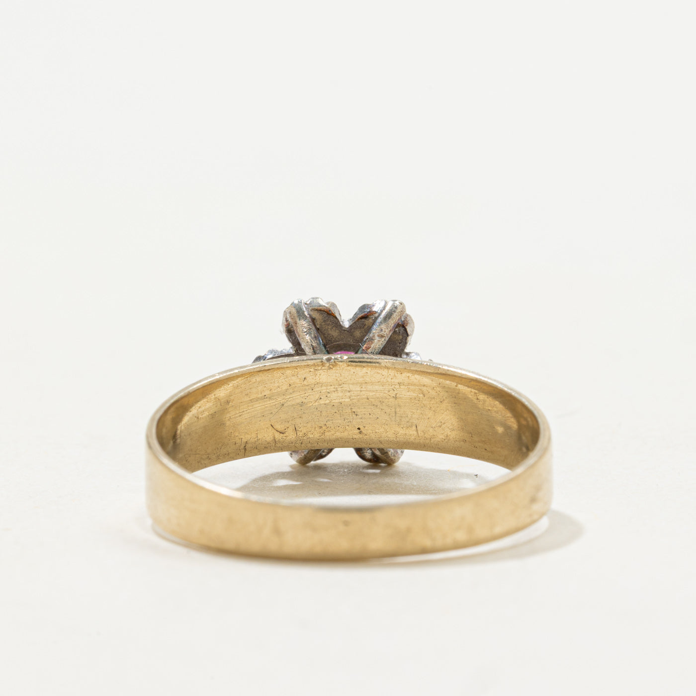 9k Ruby & Diamond Flower Ring | SZ 8.25