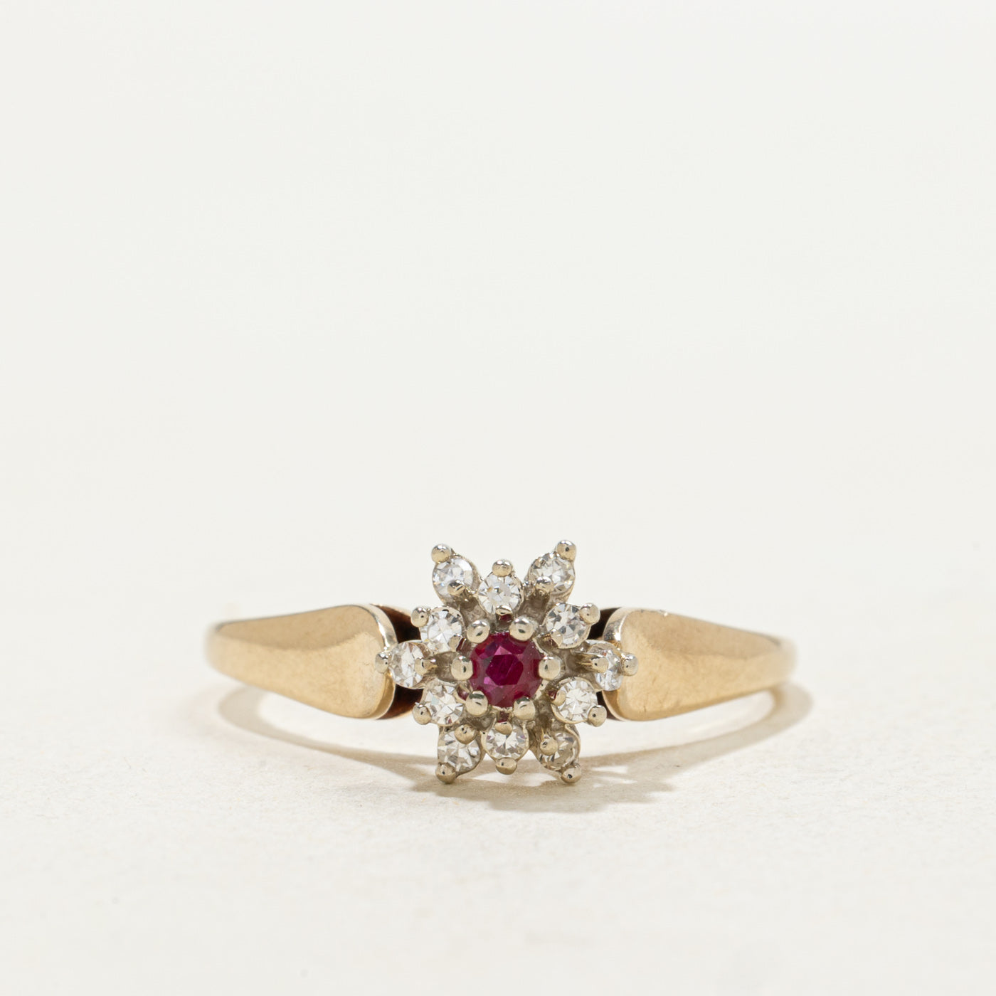 10k Round Cut Ruby & Diamond Petal Cluster Ring | SZ 8.0