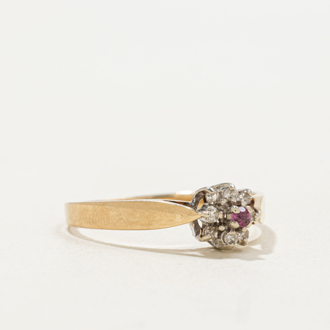 10k Round Cut Ruby & Diamond Petal Cluster Ring | SZ 8.0