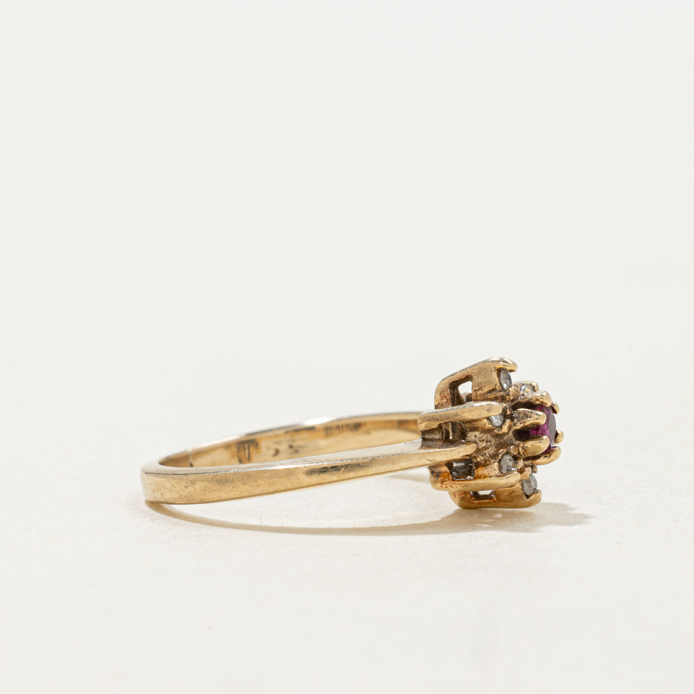 10k Round Cut Ruby & Diamond Petal Cluster Ring | SZ 3.0