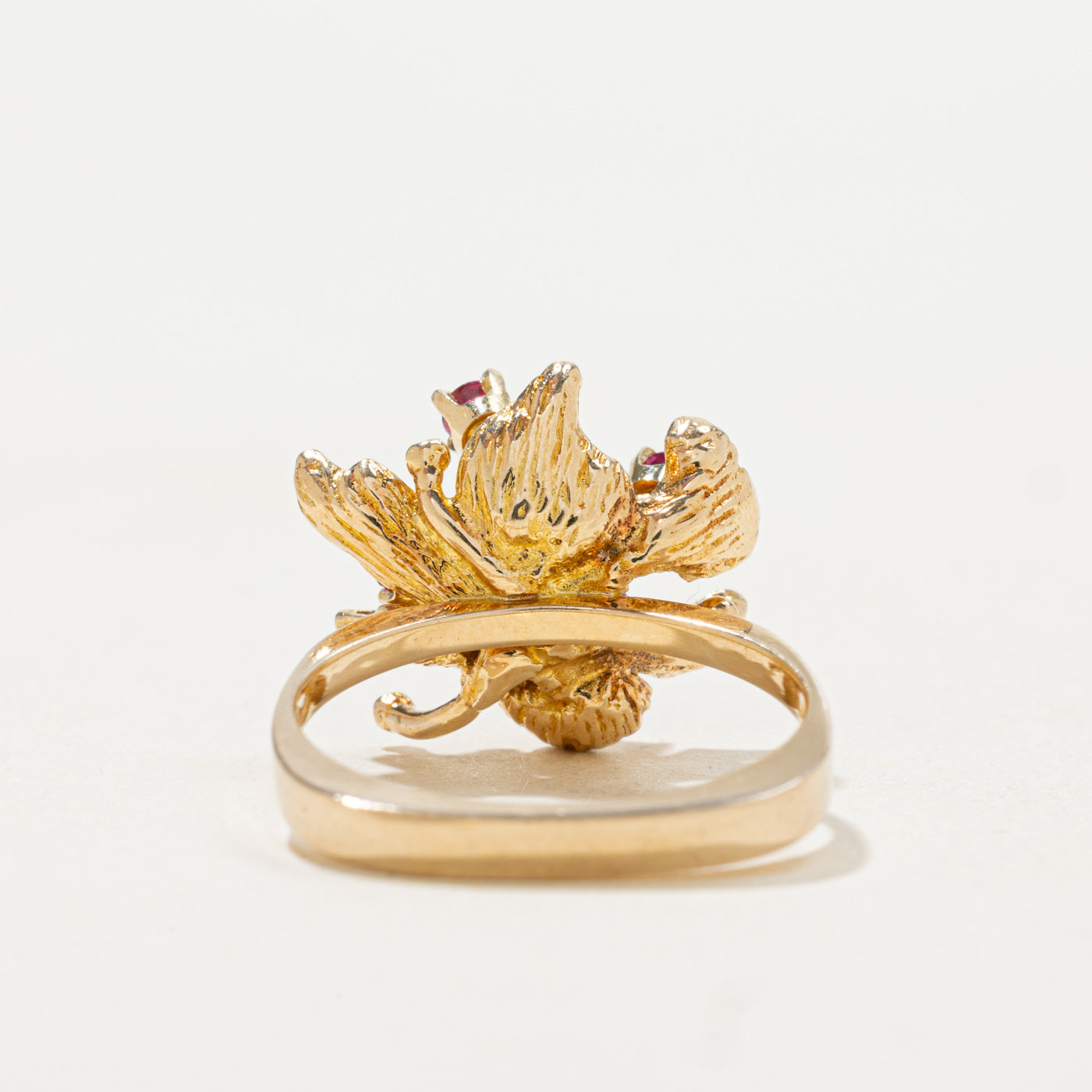 14k Ruby Textured Leaf Design Ring | SZ 6.25