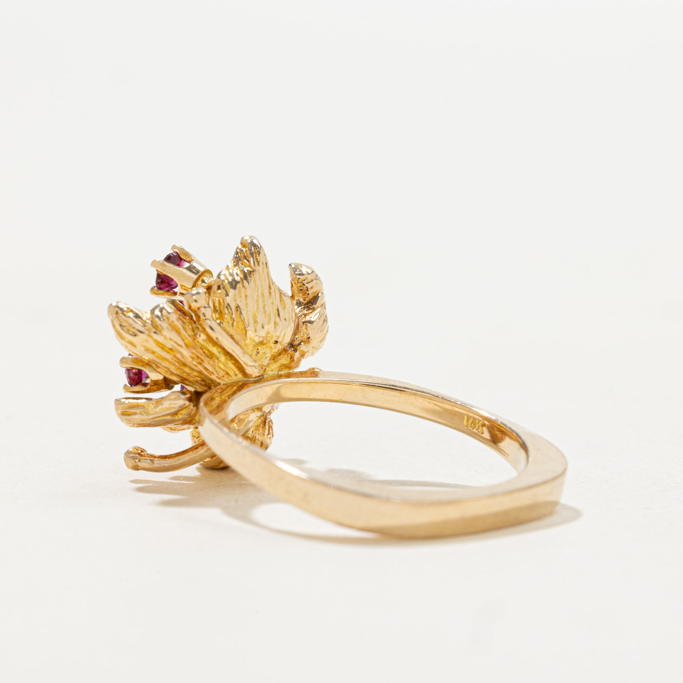 14k Ruby Textured Leaf Design Ring | SZ 6.25