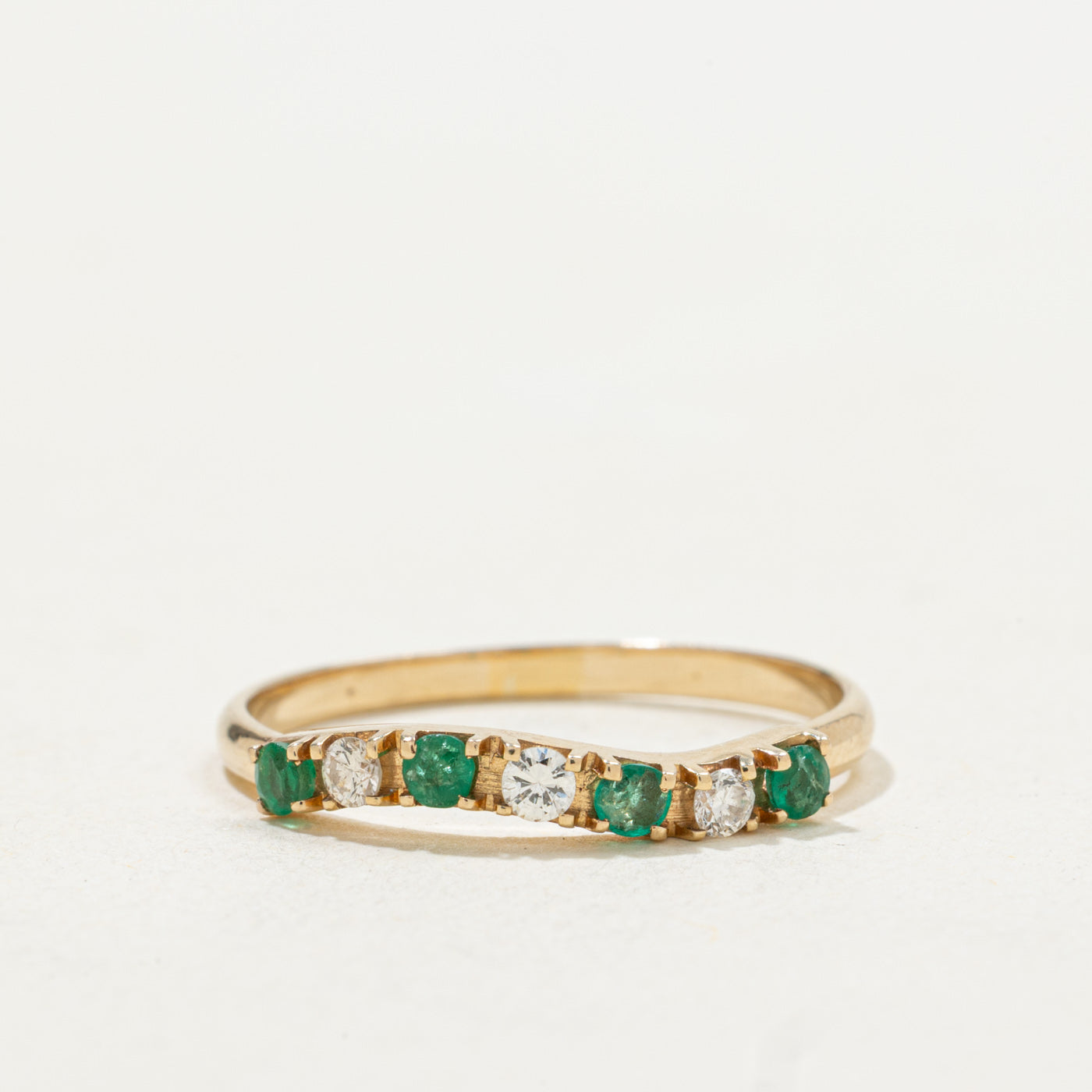 10k Seven Stone Emerald & Diamond Wave Band | SZ 7.0