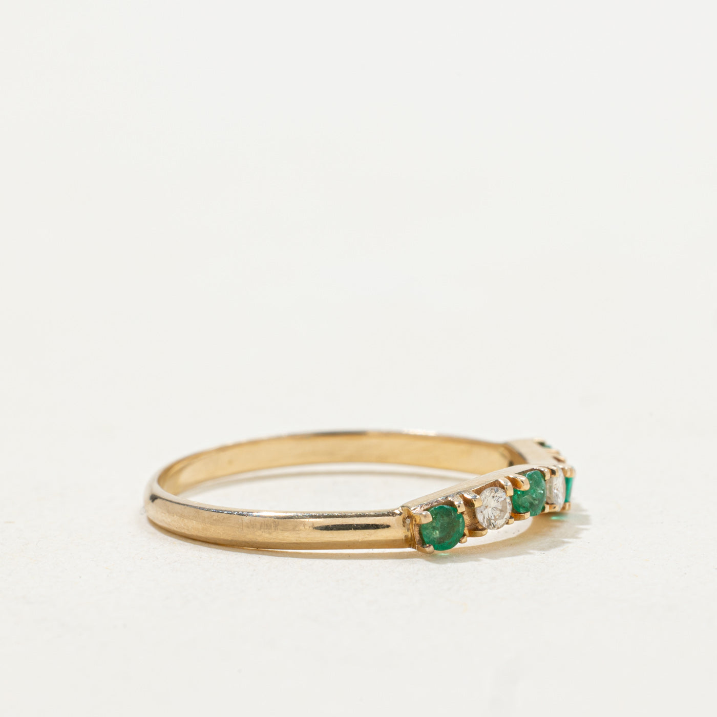 10k Seven Stone Emerald & Diamond Wave Band | SZ 7.0